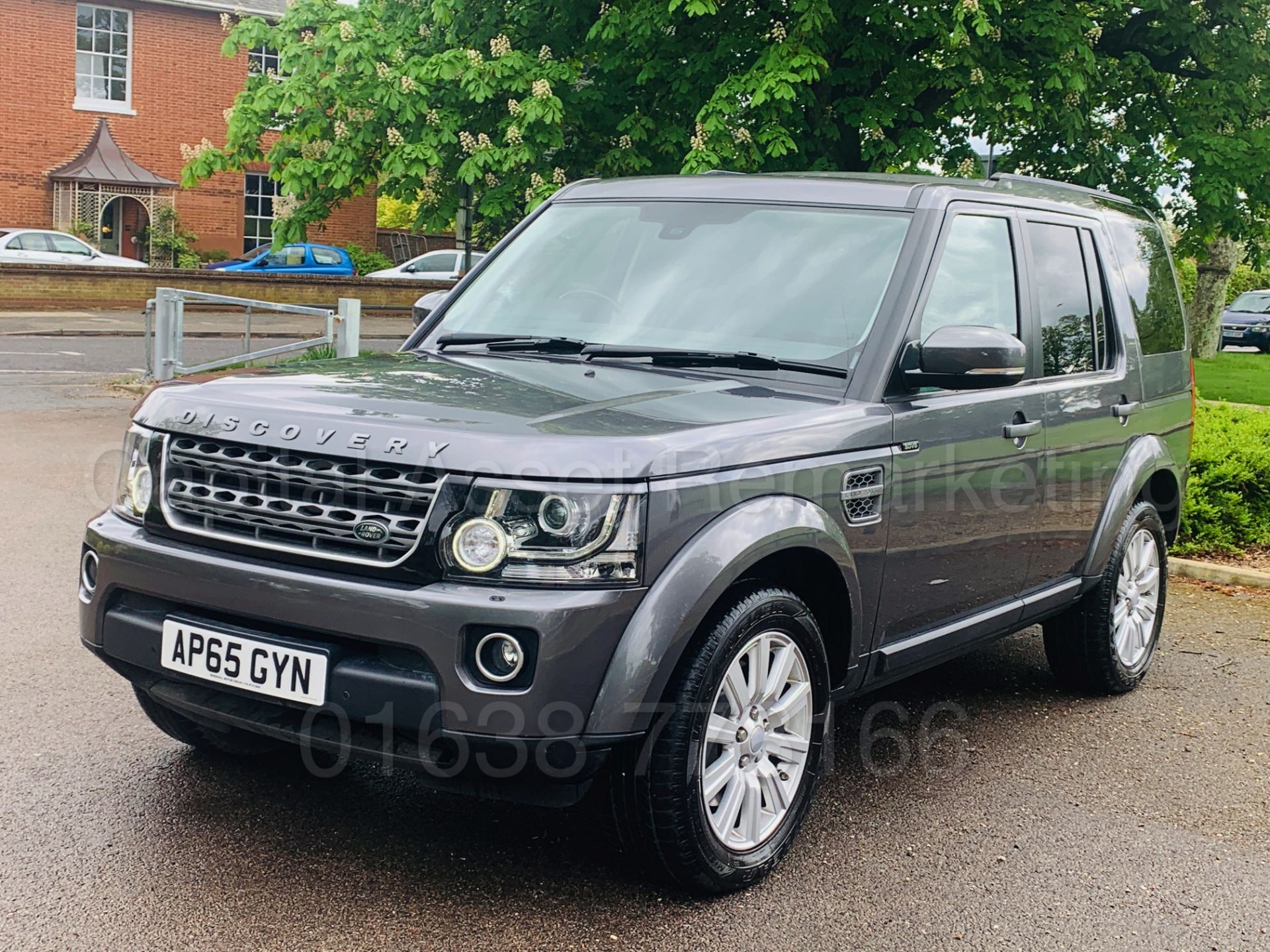 (On Sale) LAND ROVER DISCOVERY 4 *SE EDITION* (65 REG) '3.0 SDV6 - 255 BHP - 8 SPEED AUTO' (1 OWNER) - Image 5 of 57