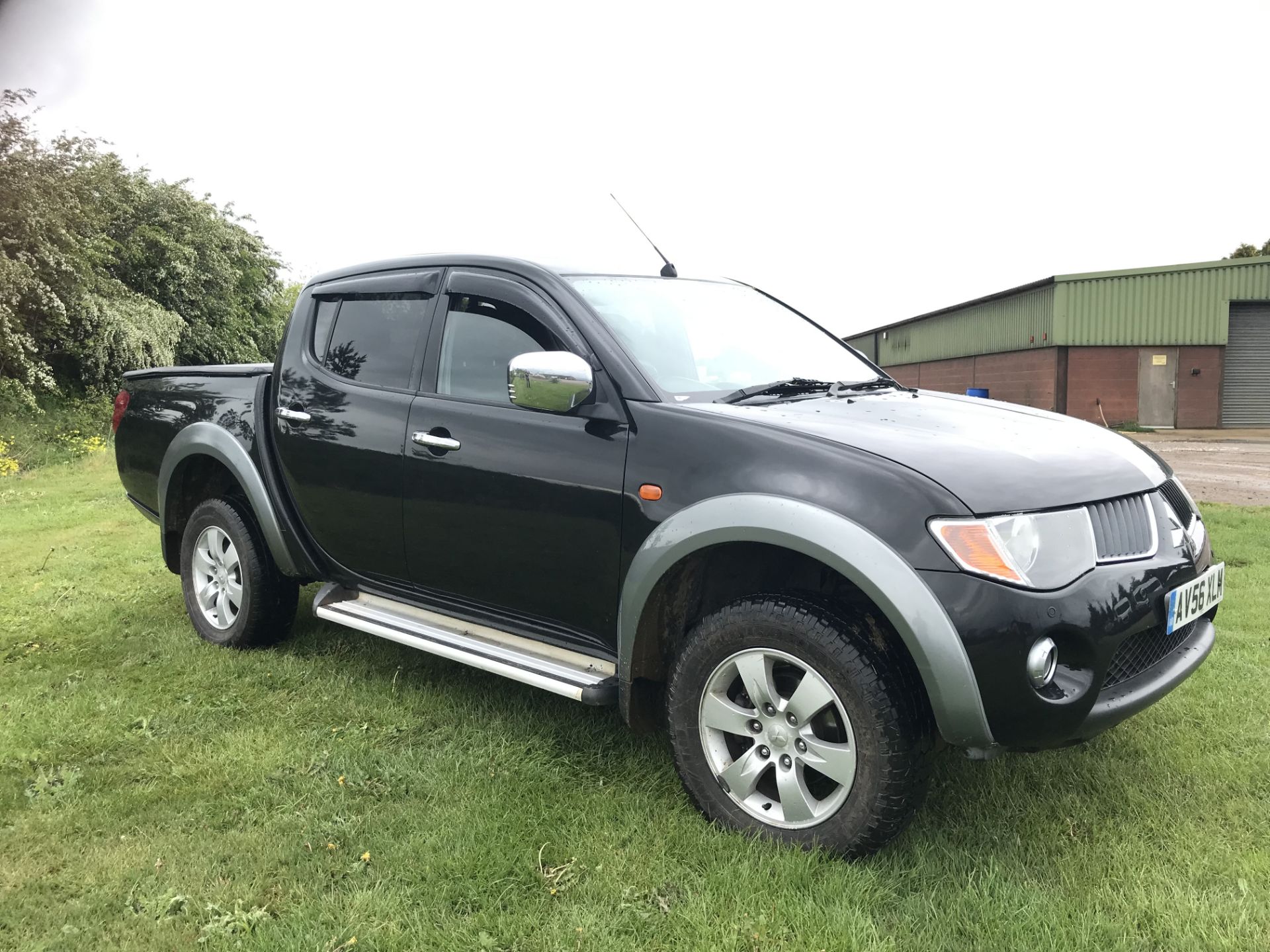 MITSUBISHI L200 2.5DID AUTOMATIC "ELEGANCE" DOUBLE CAB - NEW SHAPE - LEATHER - SAT NAV - NO VAT!!! - Image 3 of 19