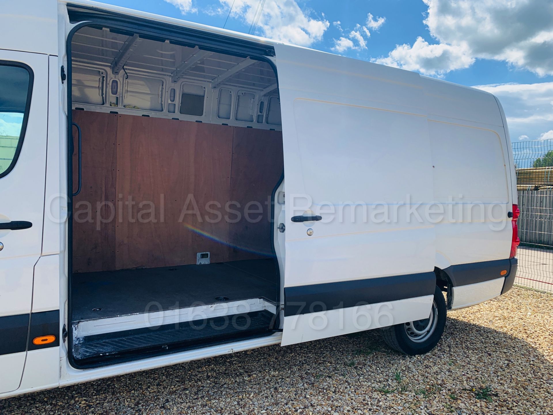 On Sale VOLKSWAGEN CRAFTER CR35 *LWB HI-ROOF* (2016) '2.0 TDI - 6 SPEED' (1 OWNER) *LEZ COMPLIANT* - Image 17 of 34