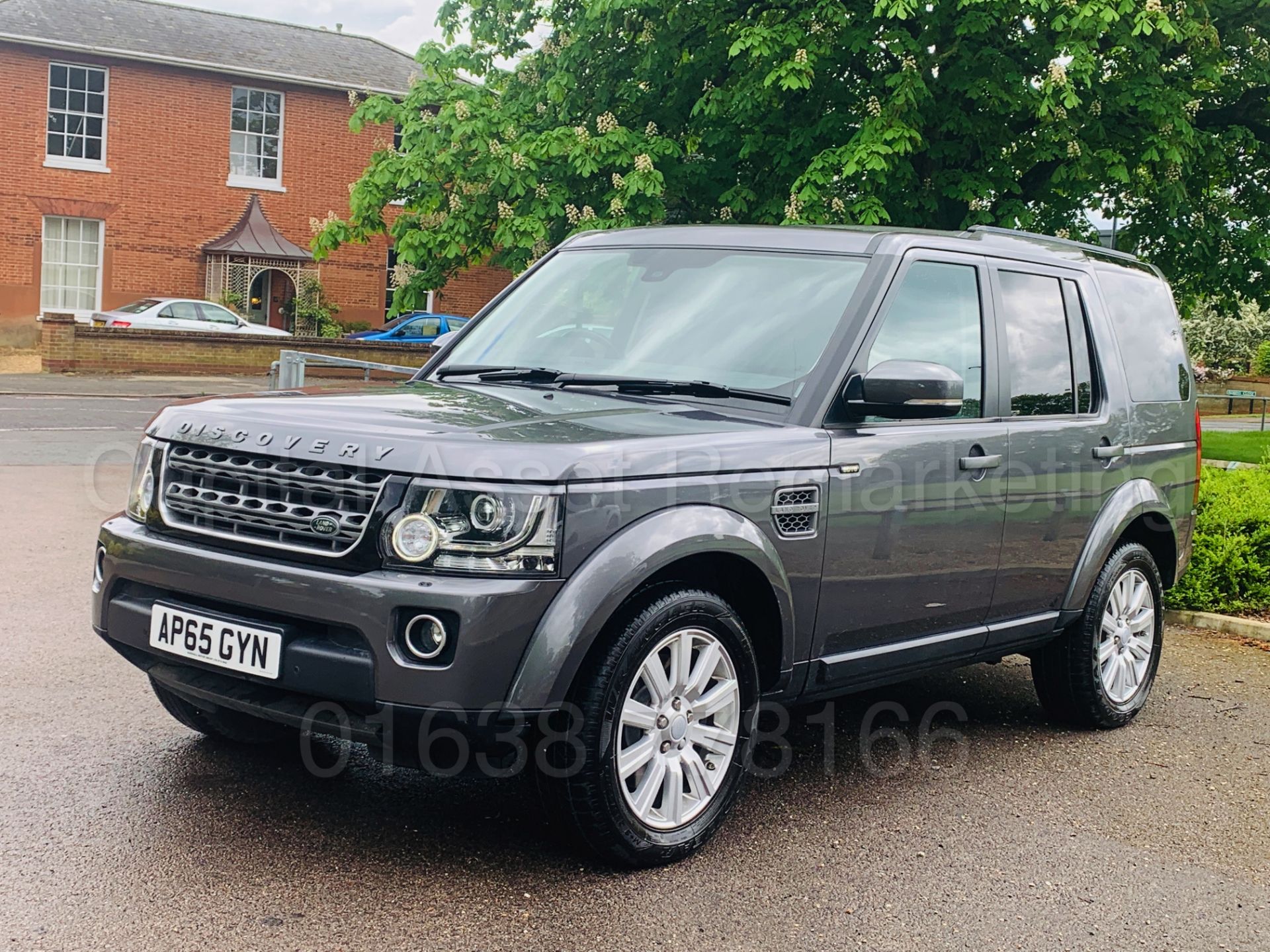 (On Sale) LAND ROVER DISCOVERY 4 *SE EDITION* (65 REG) '3.0 SDV6 - 255 BHP - 8 SPEED AUTO' (1 OWNER) - Image 6 of 57