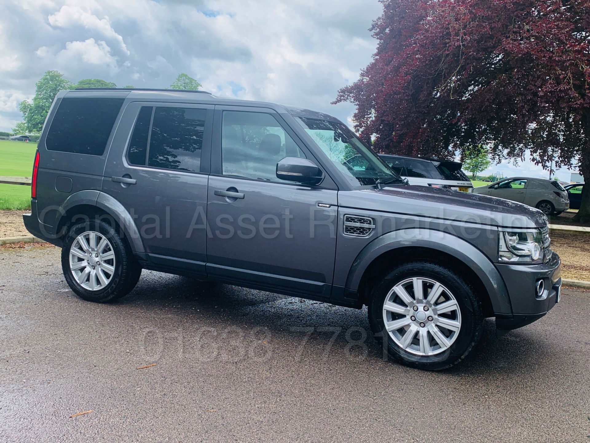 (On Sale) LAND ROVER DISCOVERY 4 *SE EDITION* (65 REG) '3.0 SDV6 - 255 BHP - 8 SPEED AUTO' (1 OWNER) - Image 13 of 57