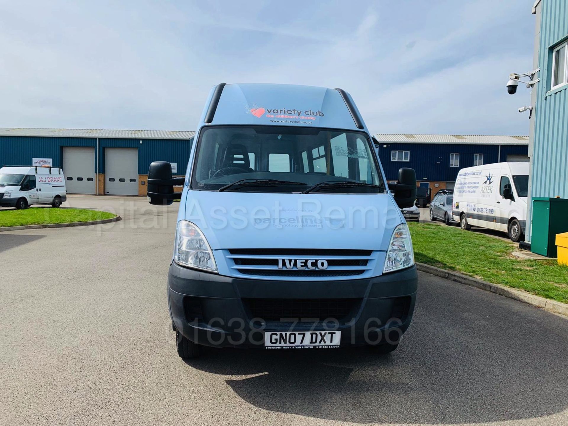 IVECO DAILY 40C12 *LWB - 16 SEATER MINI-BUS / COACH* (2007) *QUICK RELEASE SEATS* (ONLY 11K MILES) - Image 3 of 28