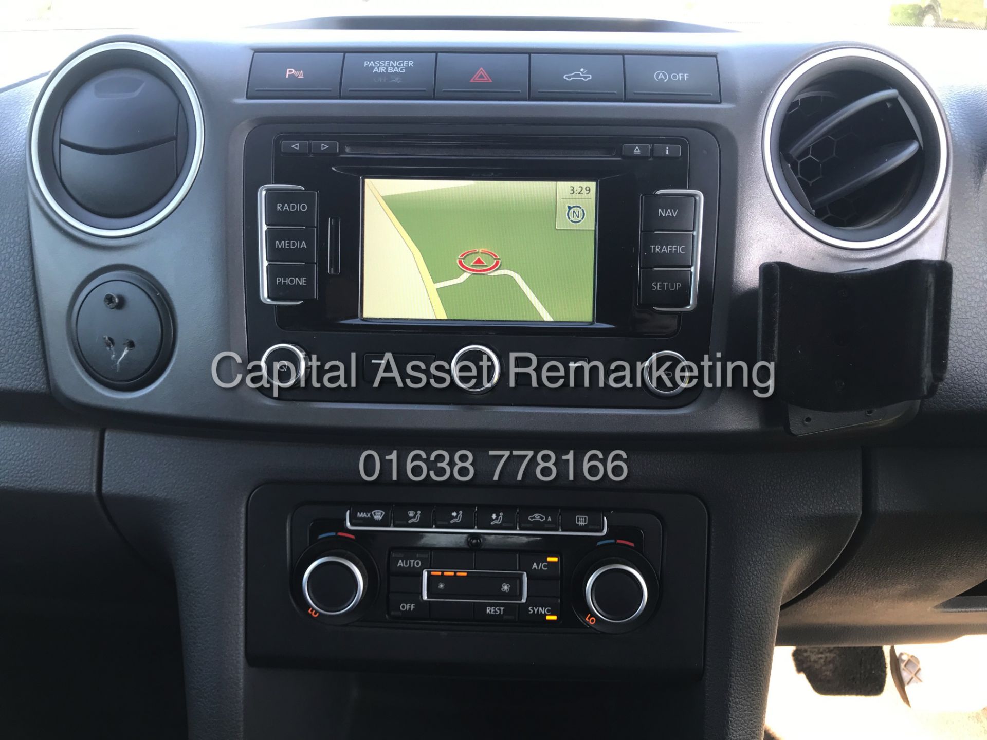 VOLKSWAGEN AMAROK 2.0TDI "HIGHLINE-DSG" 180BHP (2013 MODEL) SAT NAV -LEATHER -1 OWNER FSH *TOP SPEC* - Image 15 of 23