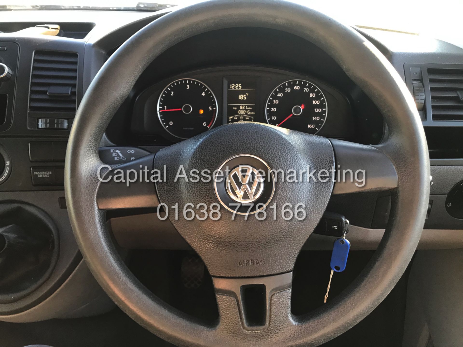 VOLKSWAGEN TRANSPORTER 2.0TDI T30 LWB (2014 MODEL) ELEC PACK - Image 14 of 17