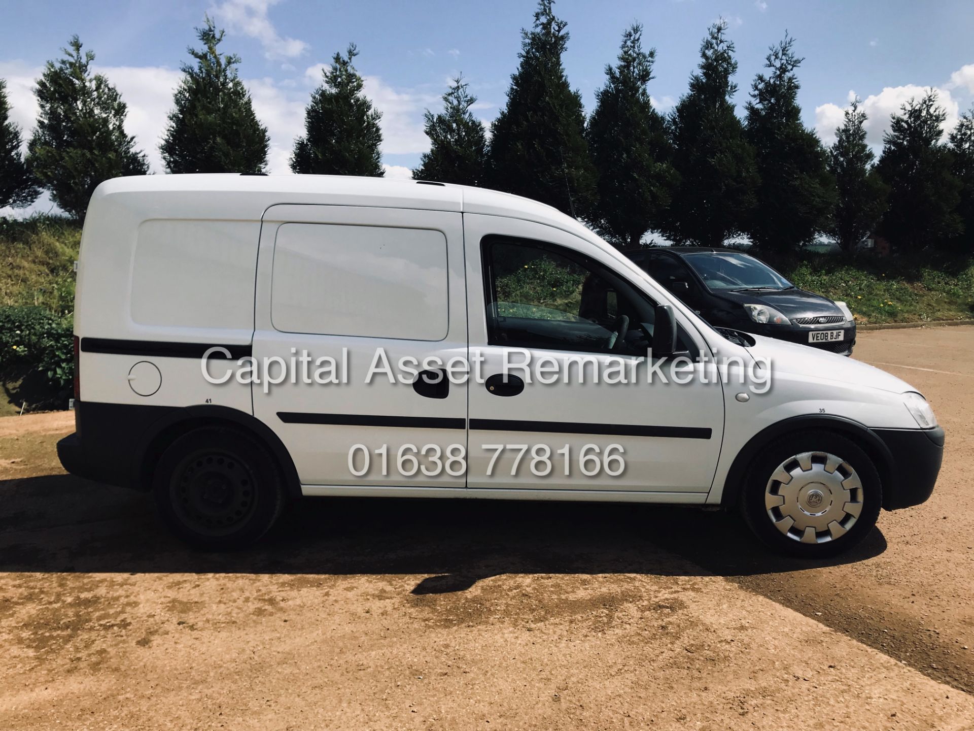 VAUXHALL COMBO 1.3CDTI CREW VAN *5 SEATER* (11 REG) 1 OWNER FSH - Image 2 of 16