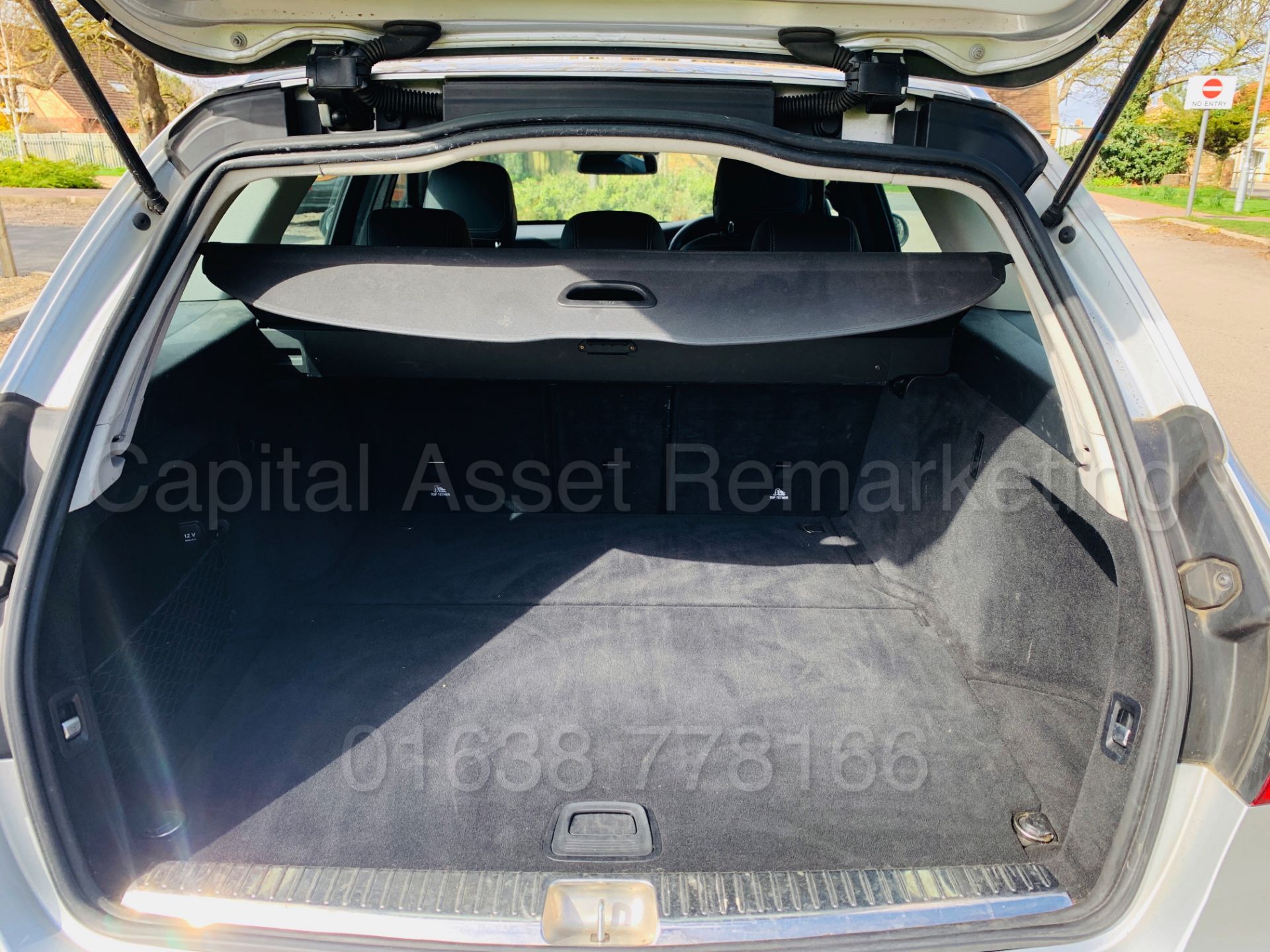 (On Sale) MERCEDES-BENZ C220D *EXECUTIVE* 5 DOOR ESTATE (66 REG) 'AUTO - LEATHER - SAT NAV' *LOOK* - Image 27 of 51