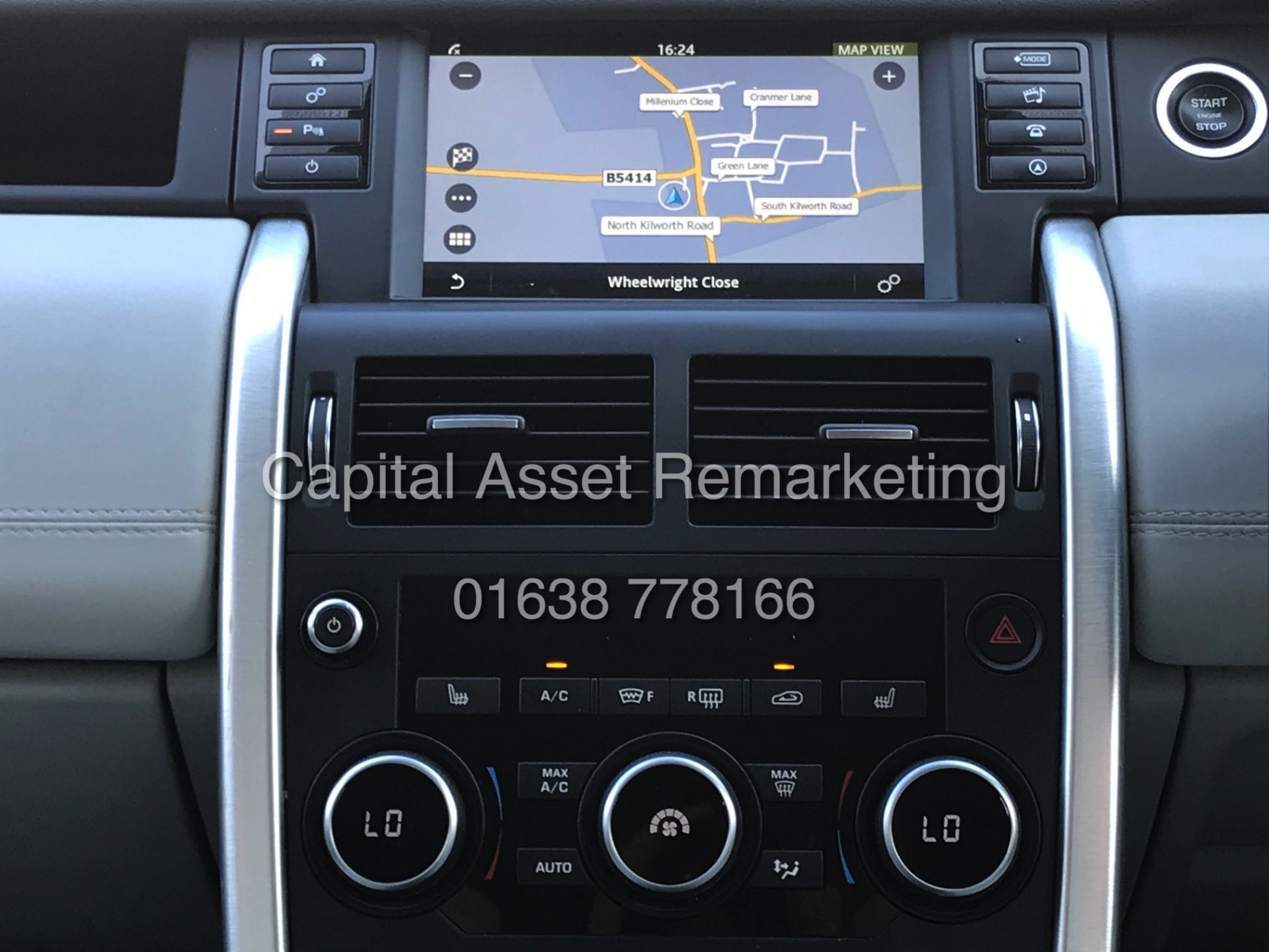 (ON SALE) LAND ROVER DISCOVERY SPORT "SE TECH" 2.0 TD4 (16 REG) 1 OWNER FSH - SAT NAV - LEATHER - Image 13 of 27