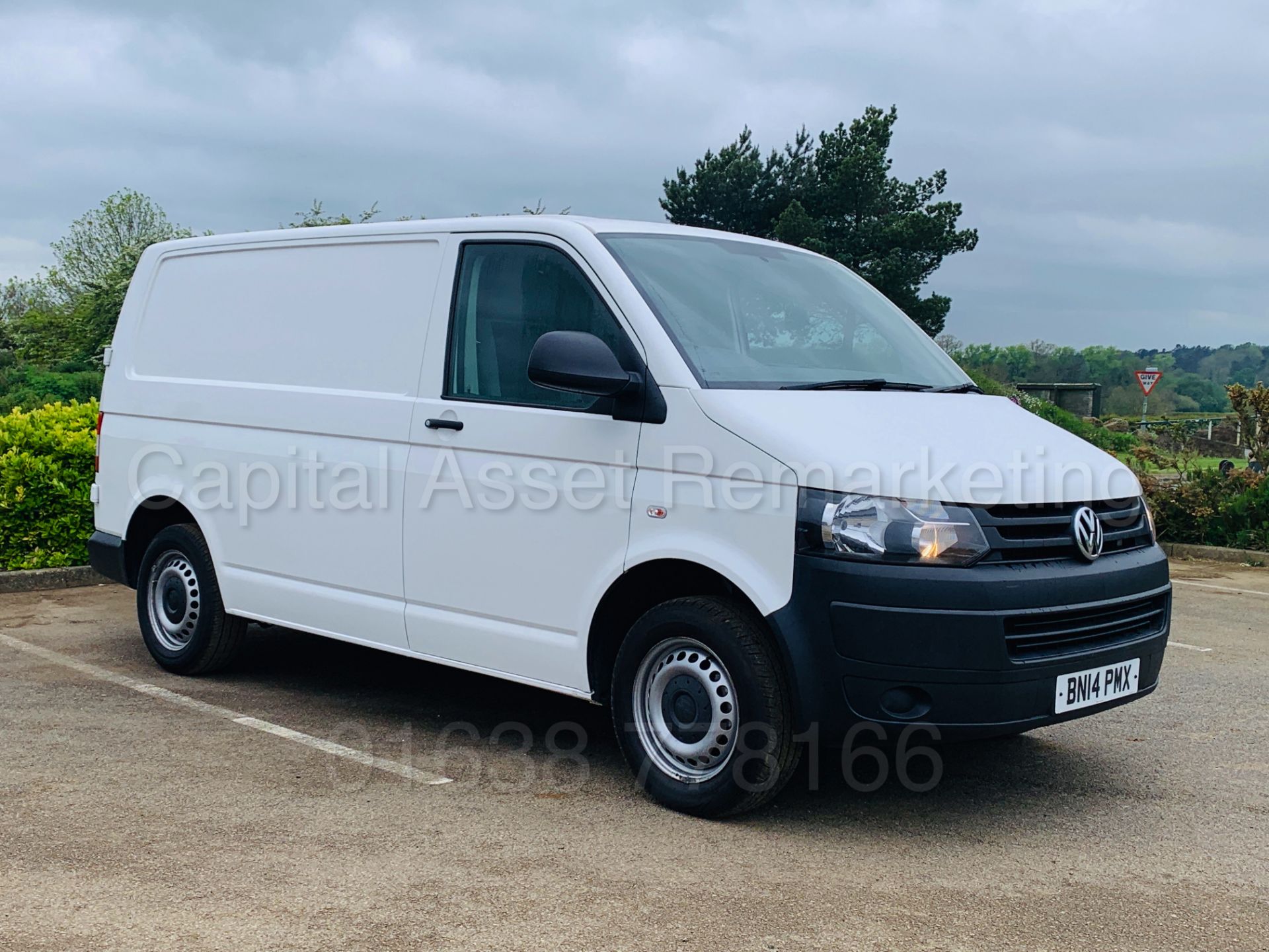 (ON SALE) VOLKSWAGEN TRANSPORTER *SWB - LCV PANEL VAN* (2014 - NEW MODEL) '2.0 TDI *FULL HISTORY* - Image 2 of 31