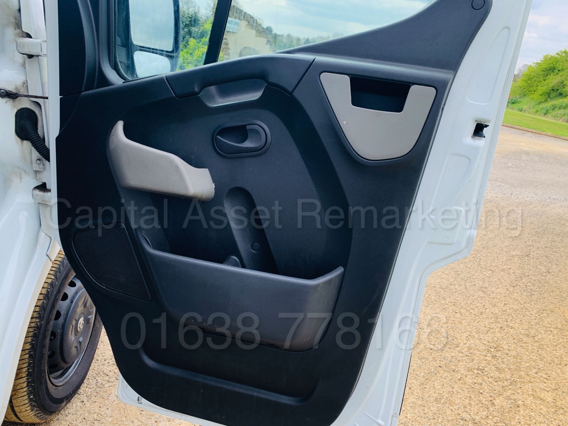 VAUXHALL MOVANO *LWB - LOW-LOADER / LUTON BOX VAN* (2016 MODEL) '2.3 CDTI - 125 BHP - 6 SPEED' - Image 26 of 40