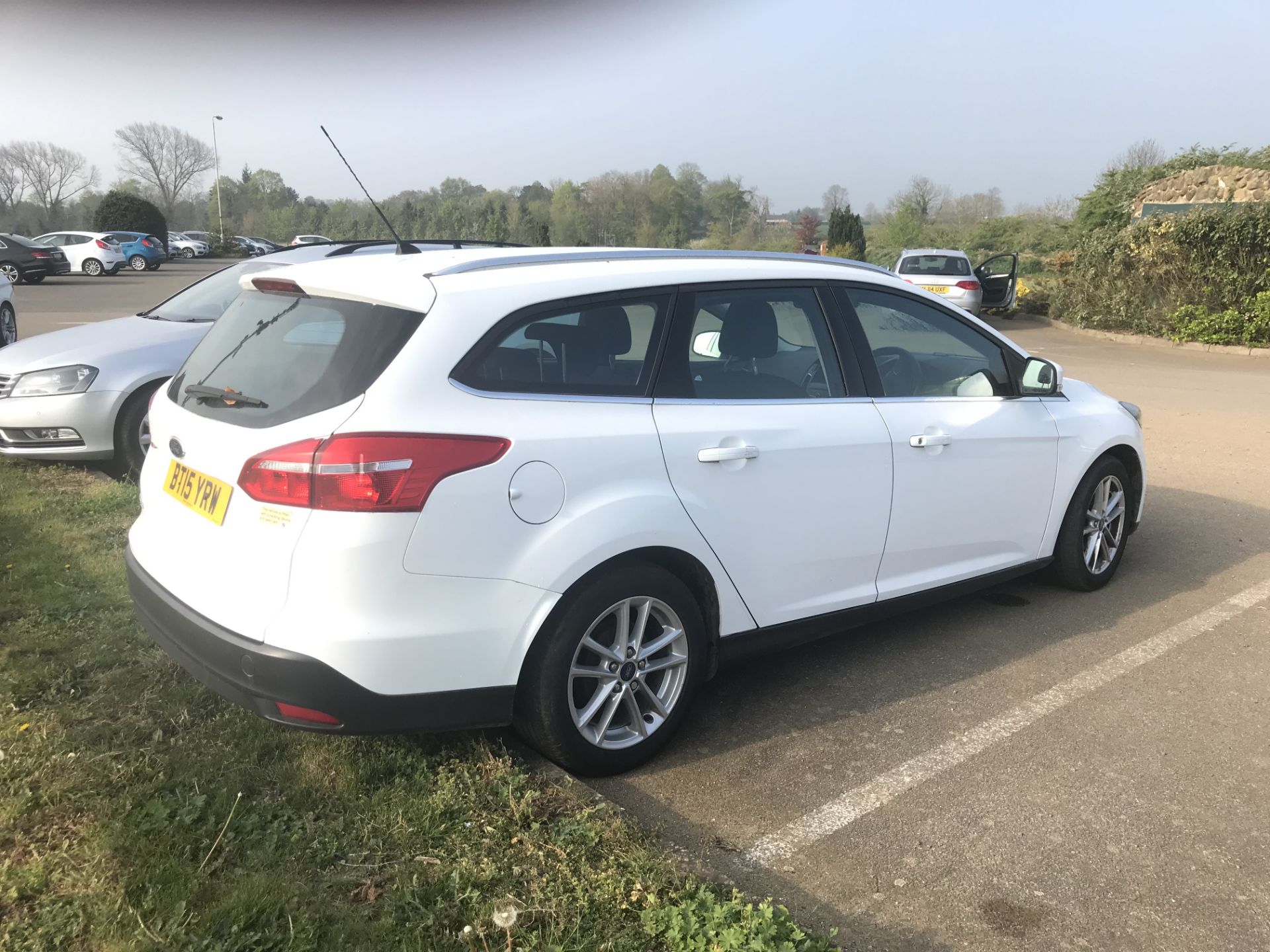 ON SALE FORD FOCUS 1.5TDCI "ZETEC" ESTATE - NEW SHAPE - 15 REG - 1 OWNER - AIR CON - SAT NAV!! - Image 2 of 14