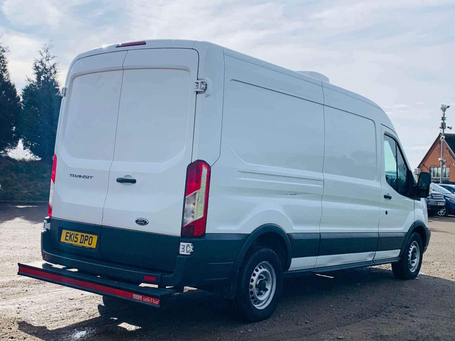 FORD TRANSIT T350L LWB HIGH ROOF FRIDGE / FREEZER VAN - 15 REG - 1 OWNER - ONLY 82K MILES - SAT NAV - Image 3 of 13