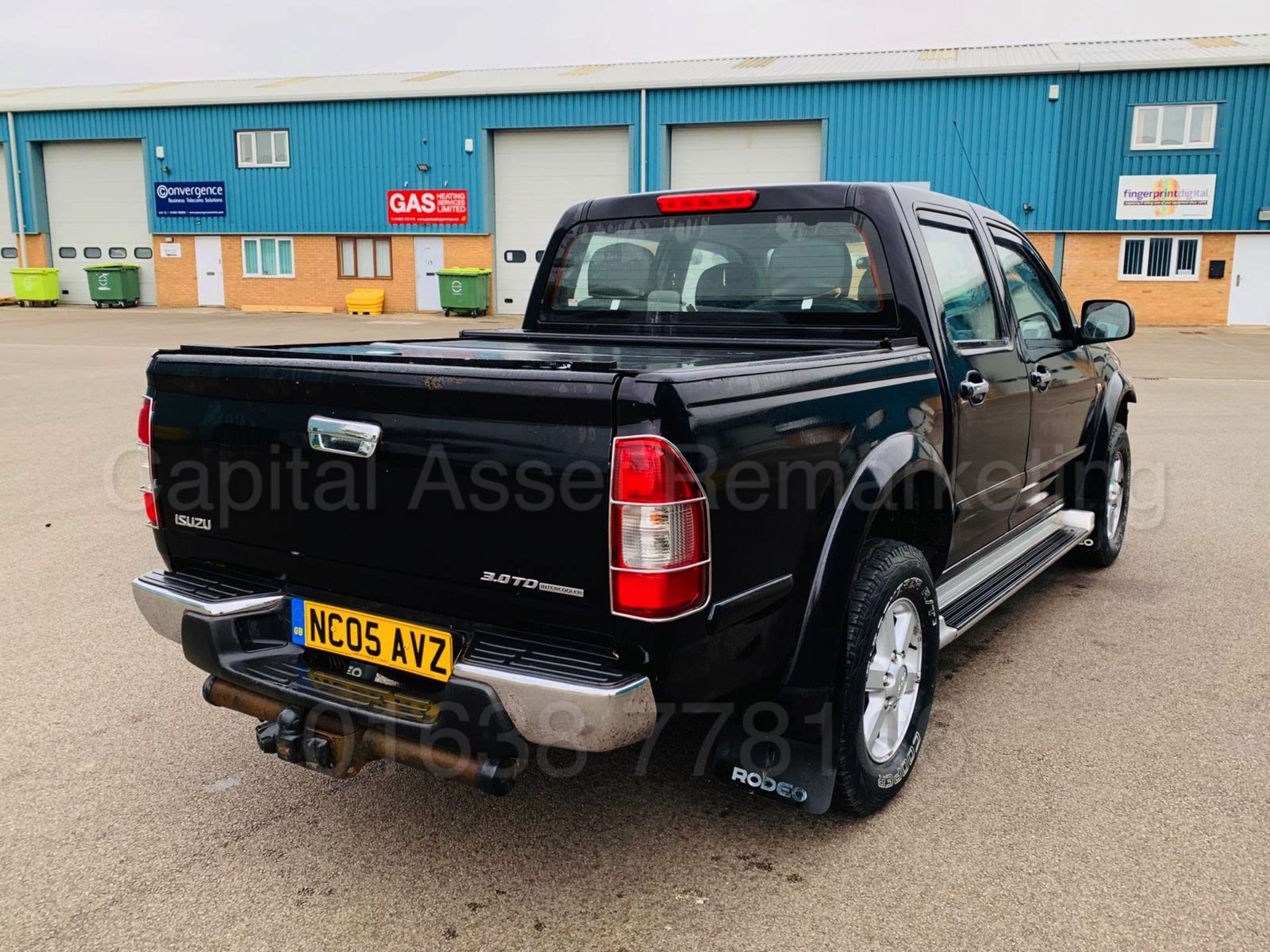 ISUZU RODEO DENVER *DOUBLE CAB PICK-UP* (2005) '3.0 TURBO DIESEL - 130 BHP' *LEATHER - A/C* (NO VAT) - Image 6 of 23