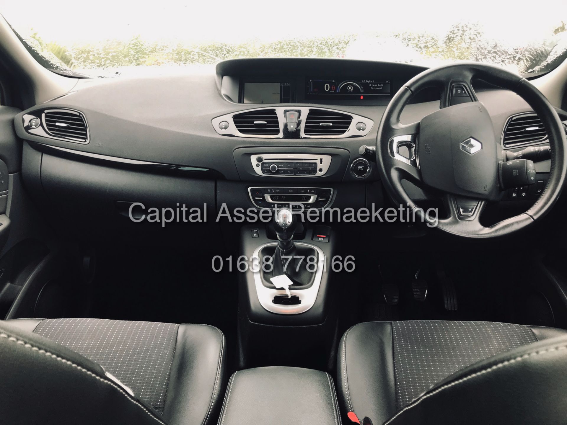 (ON SALE) RENAULT SCENIC DCI "DYNAMIQUE" NAV (2016 MODEL) 1 OWNER FSH - CLIMATE - 6 SPEED -ELEC PACK - Image 14 of 23