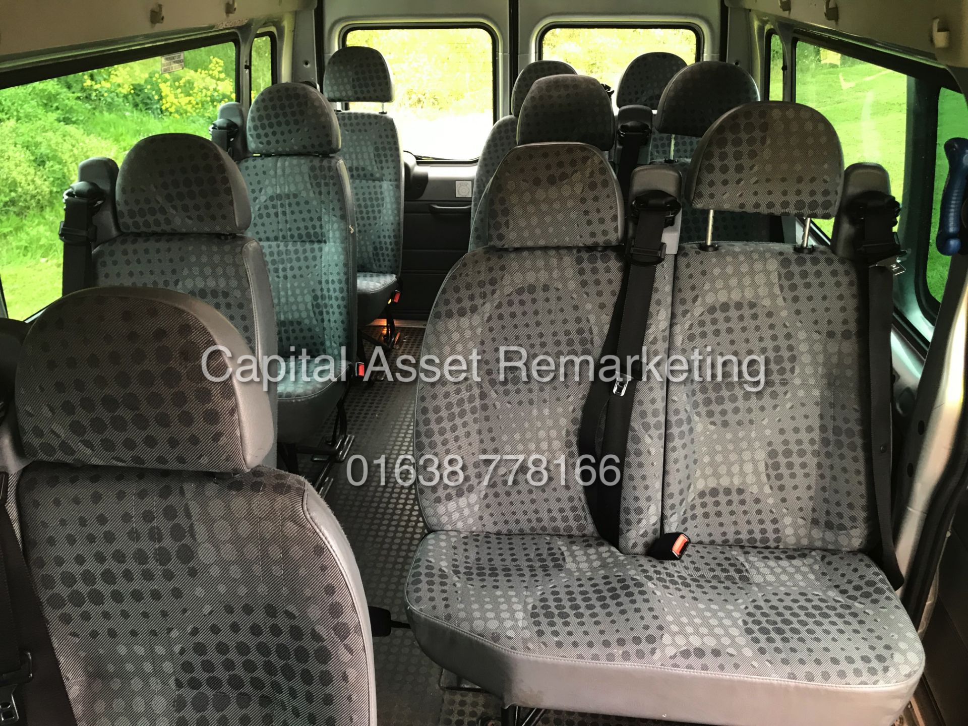 ON SALE FORD TRANSIT 2.2TDCI "135PSI - 6 SPEED" 15 SEATER MINIBUS (14 REG) LOW MILEAGE - Image 16 of 17