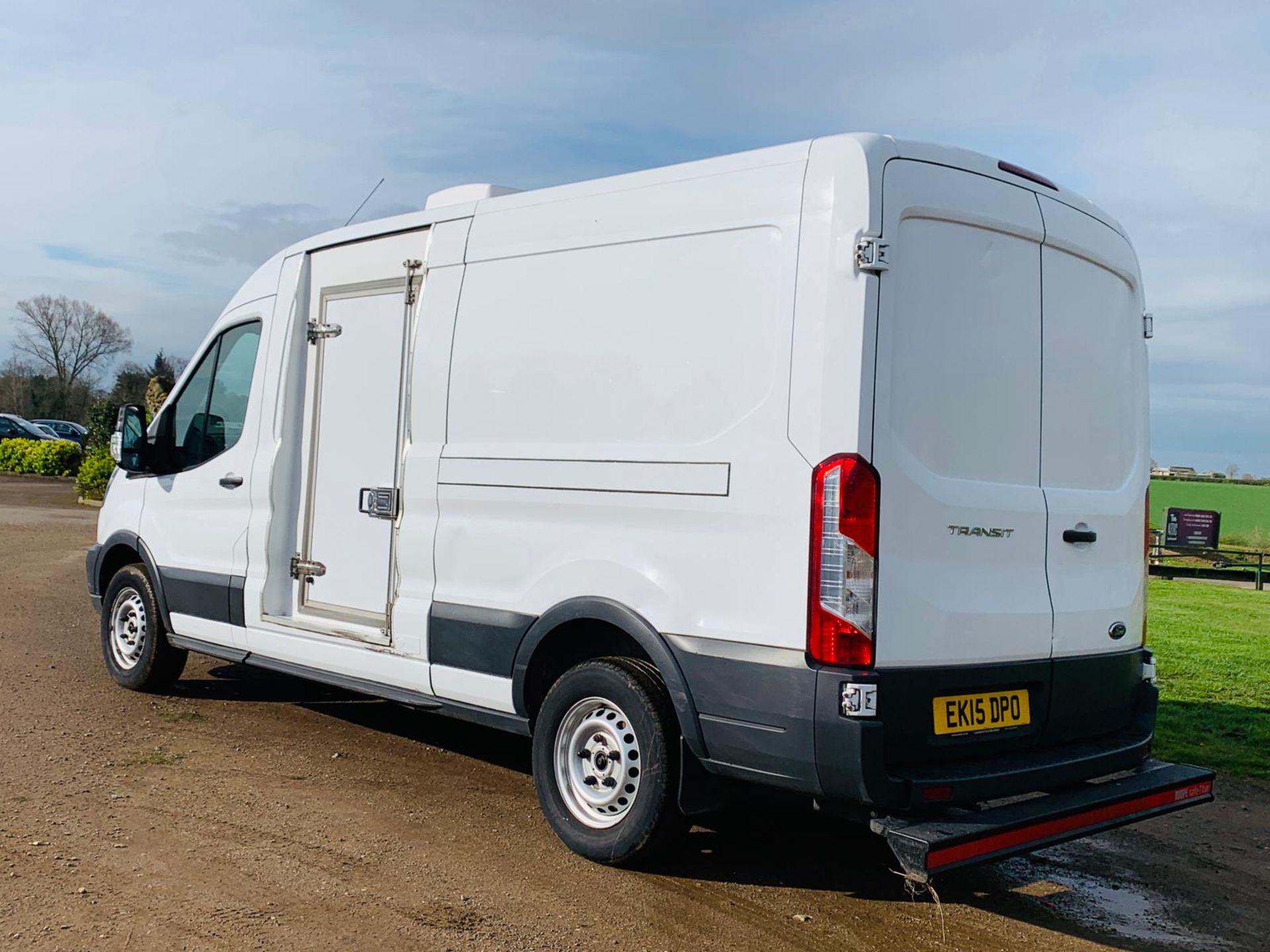 FORD TRANSIT T350L LWB HIGH ROOF FRIDGE / FREEZER VAN - 15 REG - 1 OWNER - ONLY 82K MILES - SAT NAV - Image 6 of 13