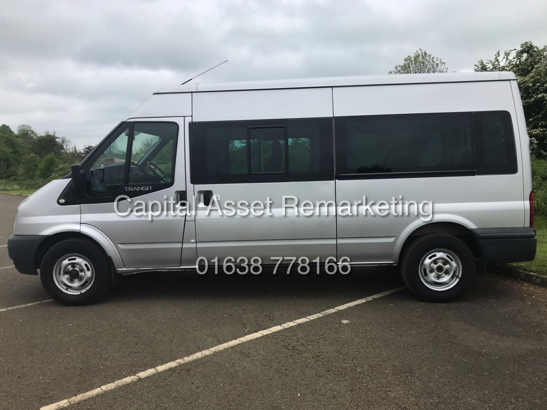 ON SALE FORD TRANSIT 2.2TDCI "135PSI - 6 SPEED" 15 SEATER MINIBUS (14 REG) LOW MILEAGE - Image 5 of 17