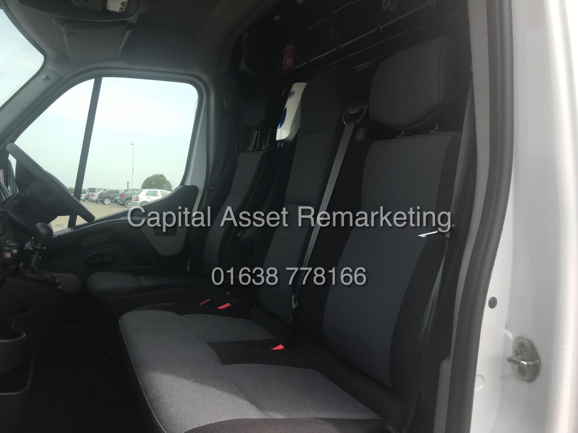 RENAULT 2.3DCI "BUSINESS EDITION" LH35 (2016 MODEL) 1 OWNER *AIR CON* EXTRA HIGH ROOF - ELEC PACK - Image 12 of 13