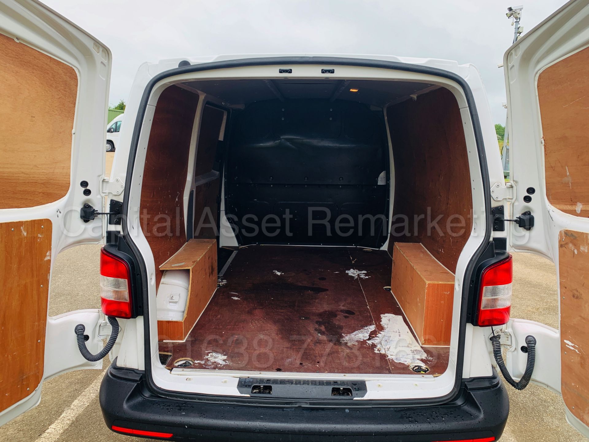 (ON SALE) VOLKSWAGEN TRANSPORTER *SWB - LCV PANEL VAN* (2014 - NEW MODEL) '2.0 TDI *FULL HISTORY* - Image 20 of 31