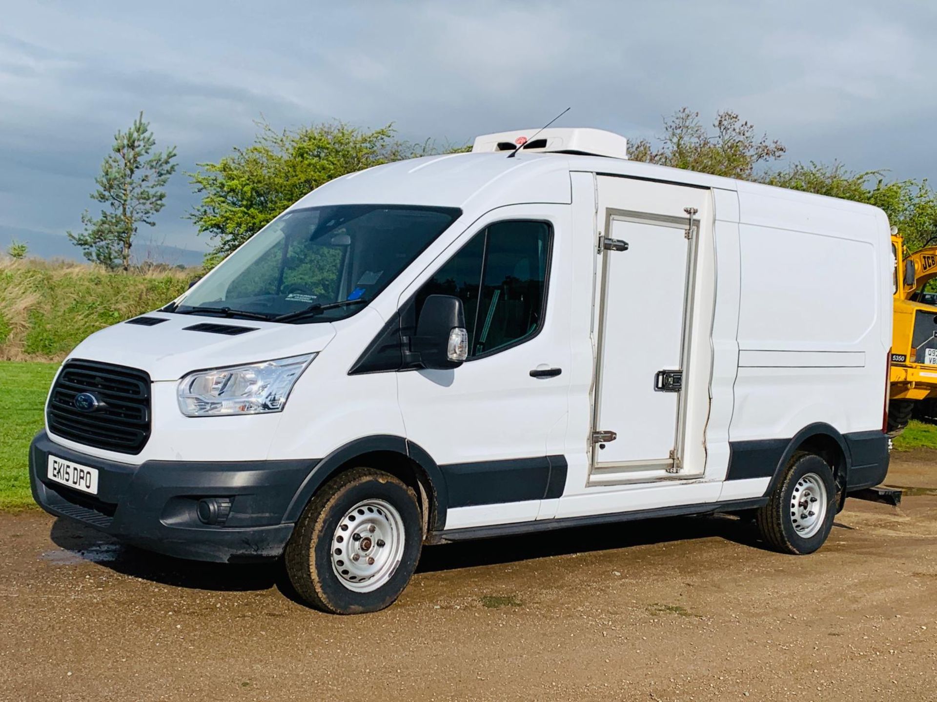 FORD TRANSIT T350L LWB HIGH ROOF FRIDGE / FREEZER VAN - 15 REG - 1 OWNER - ONLY 82K MILES - SAT NAV - Image 2 of 13