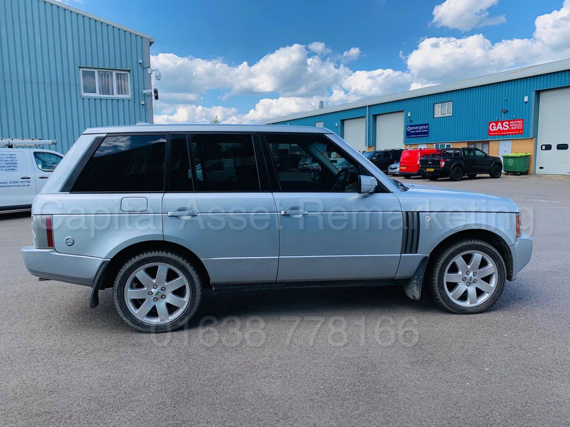 ON SALE) RANGE ROVER VOGUE *V8 PETROL - GAS / LPG* SUV (2007 MODEL) '4.4 V8 - 306 BHP - AUTO' - Image 14 of 42