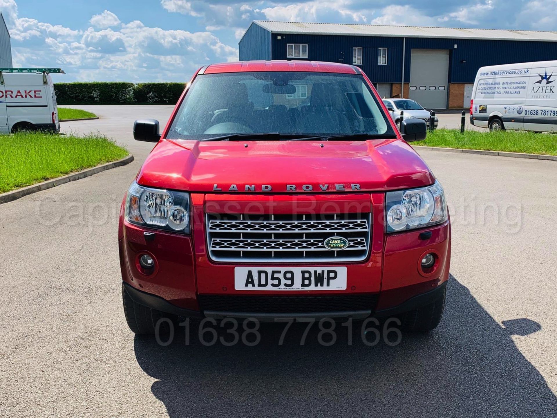 LAND ROVER FREELANDER *XS EDITION* SUV (2010 MODEL) '2.2 TD4 - 161 BHP - 6 SPEED' *SAT NAV* (NO VAT) - Image 13 of 40