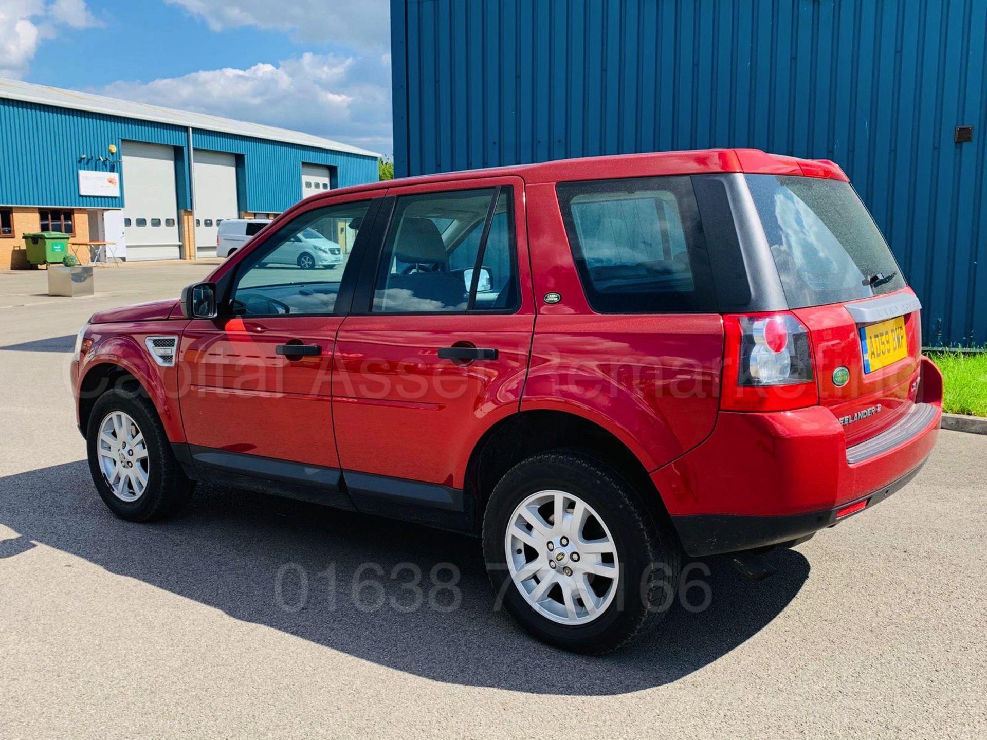 LAND ROVER FREELANDER *XS EDITION* SUV (2010 MODEL) '2.2 TD4 - 161 BHP - 6 SPEED' *SAT NAV* (NO VAT) - Image 4 of 40