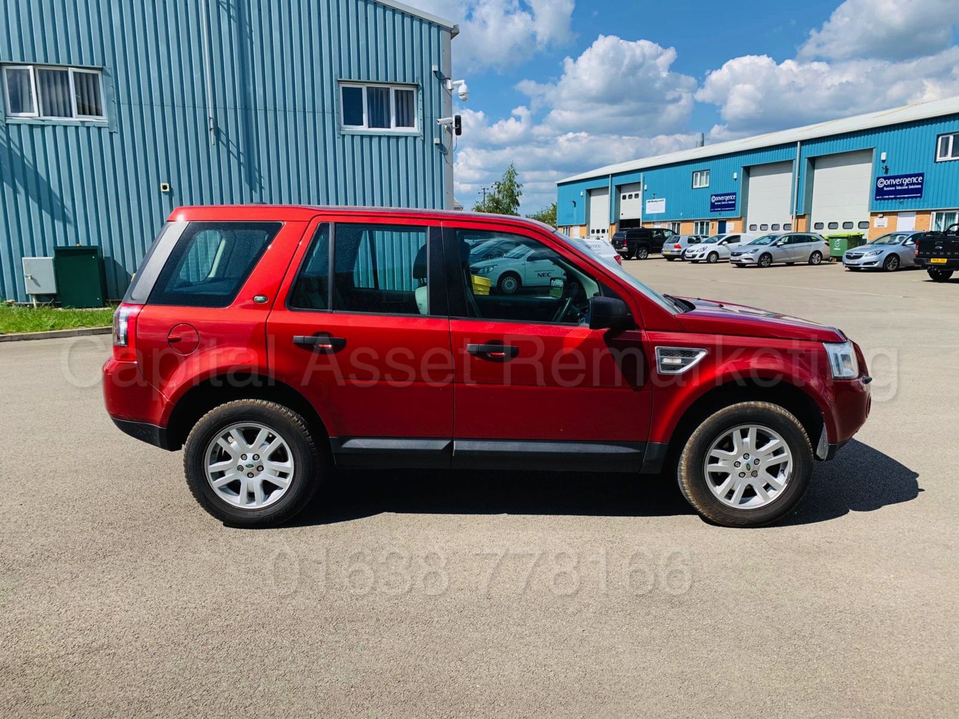 LAND ROVER FREELANDER *XS EDITION* SUV (2010 MODEL) '2.2 TD4 - 161 BHP - 6 SPEED' *SAT NAV* (NO VAT) - Image 9 of 40