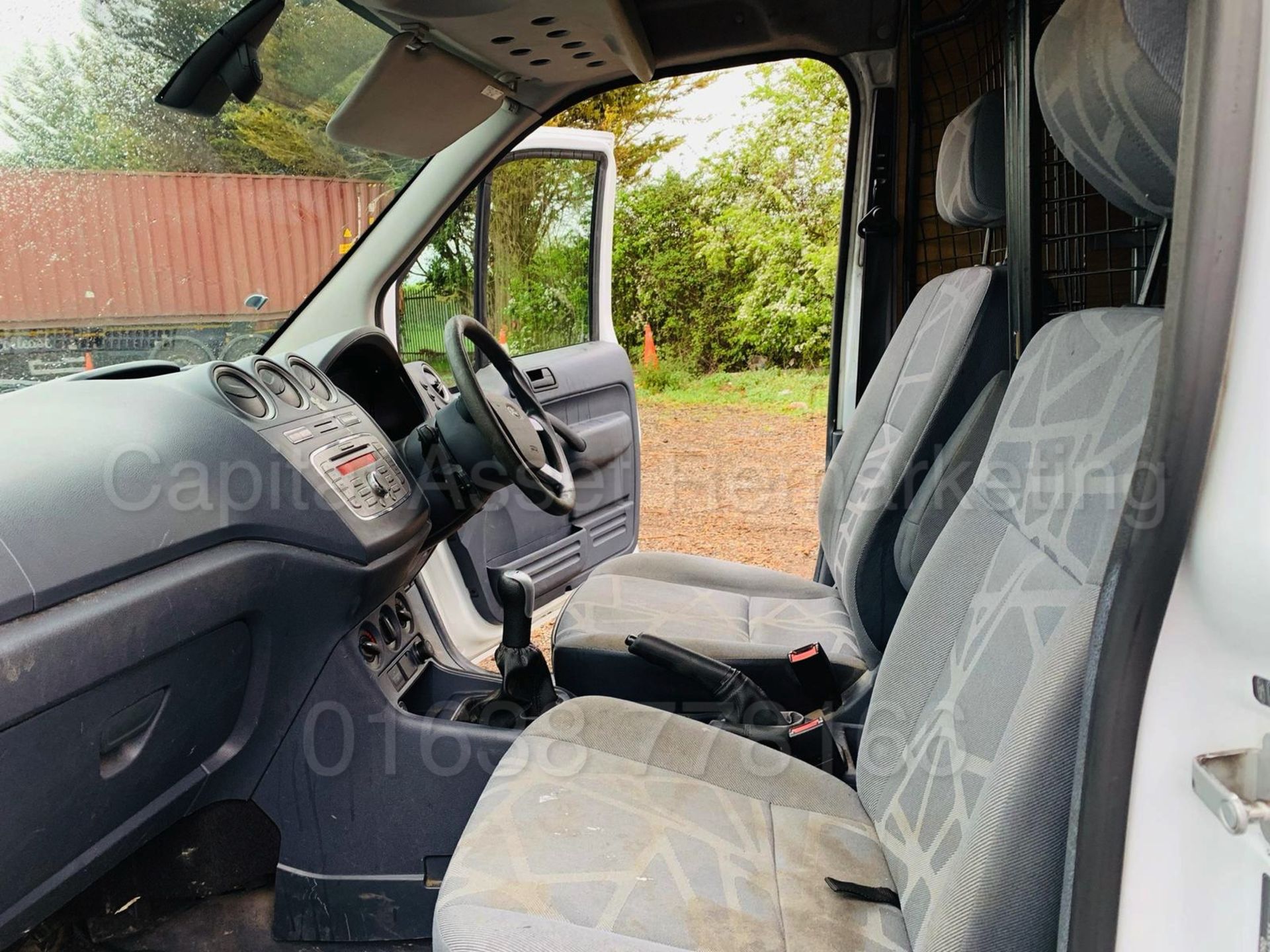 FORD TRANSIT CONNECT 90 T230 *TREND EDITION* 'LWB HI-ROOF' (2012) '1.8 TDCI - 90 BHP - 5 SPEED' - Image 17 of 22