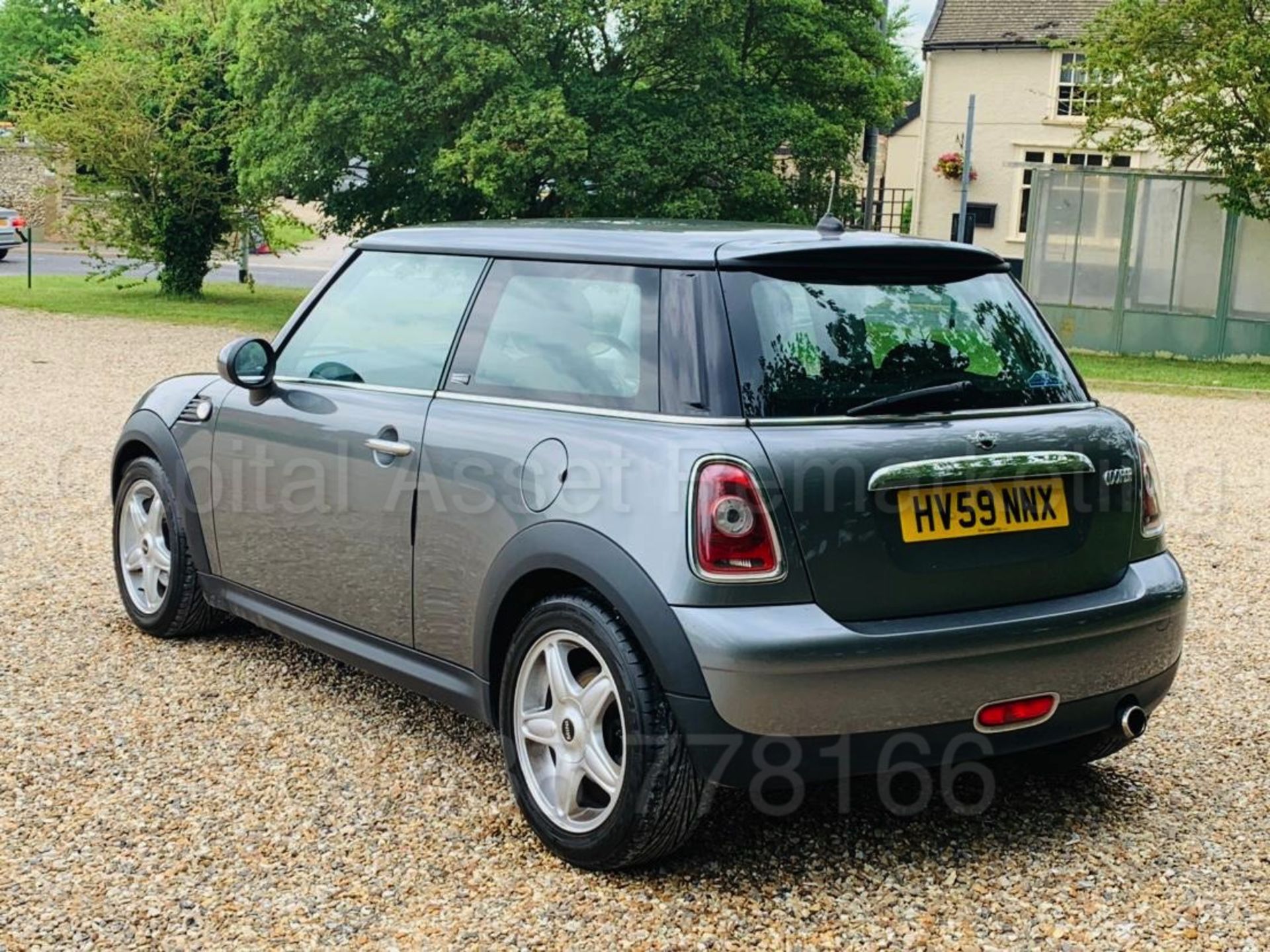 (On Sale) MINI COOPER *GRAPHITE EDITION* 3 DOOR HATCHBACK (59 REG) '1.6 PETROL - 6 SPEED' *A/C* - Image 5 of 41