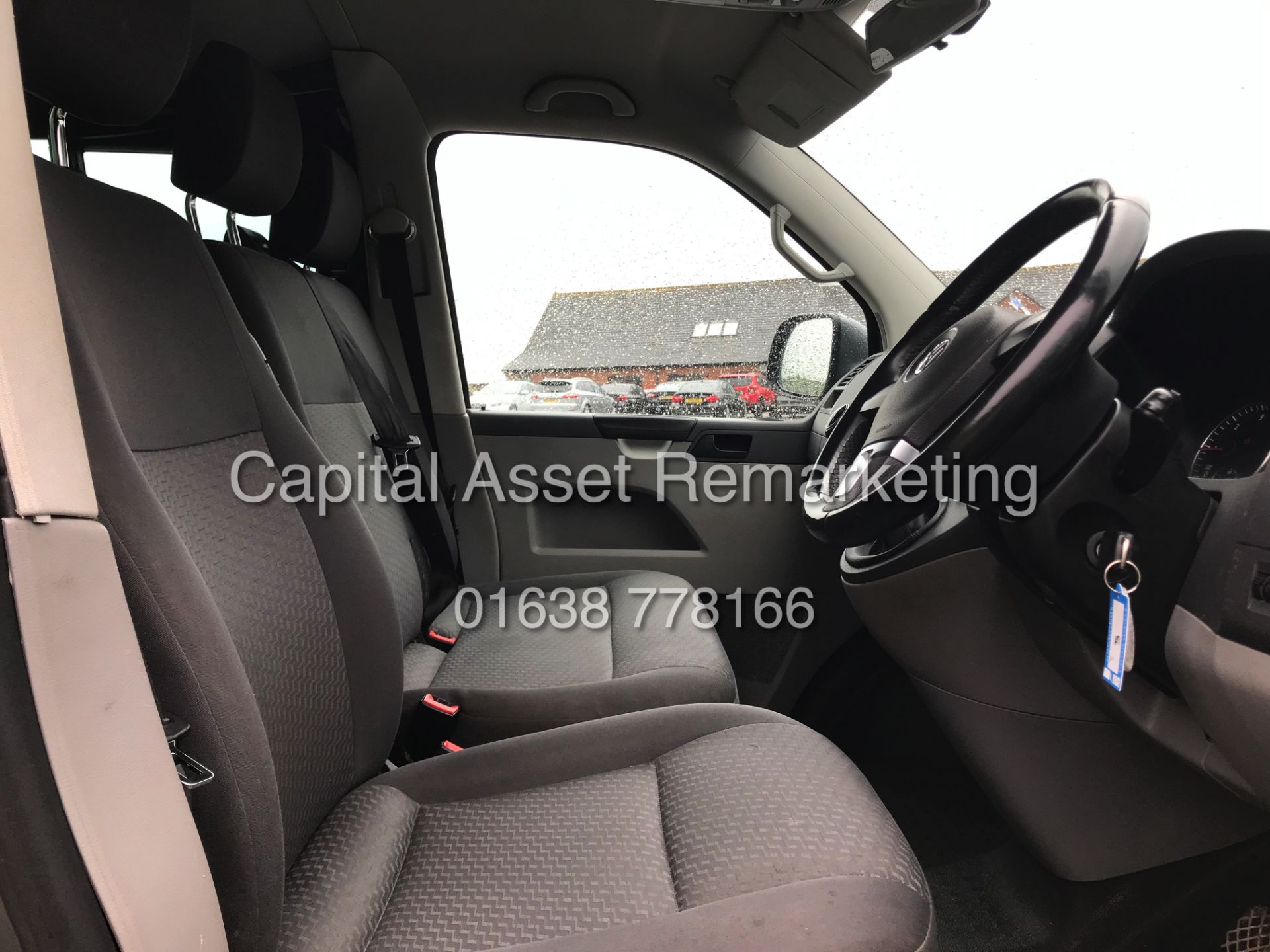 VOLKSWAGEN TRANSPORTER "HIGHLINE" 6 SEATER DUAL LINER LWB (15 REG) 1 OWNER WITH HISTORY *AIR CON* - Image 6 of 15