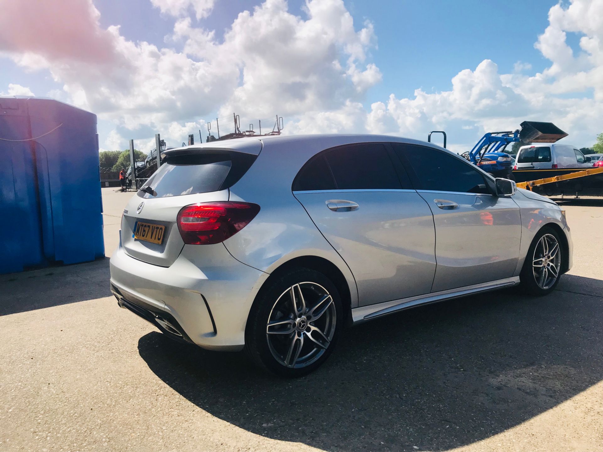 ON SALE MERCEDES A200d "AMG LINE" AUTO - 2018 MODEL - SAT NAV - LEATHER - HUGE SPEC - START / STOP - Image 4 of 15