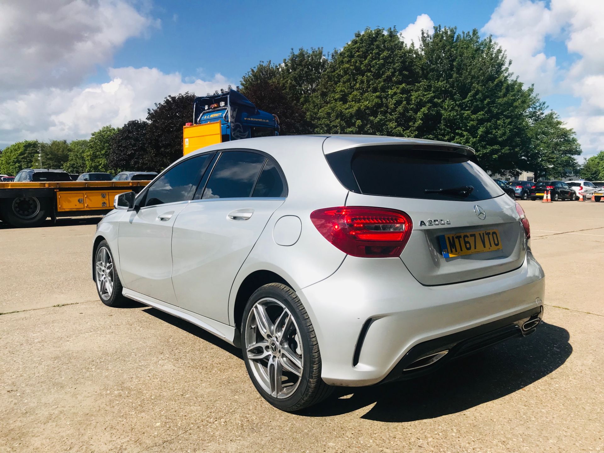 ON SALE MERCEDES A200d "AMG LINE" AUTO - 2018 MODEL - SAT NAV - LEATHER - HUGE SPEC - START / STOP - Image 5 of 15