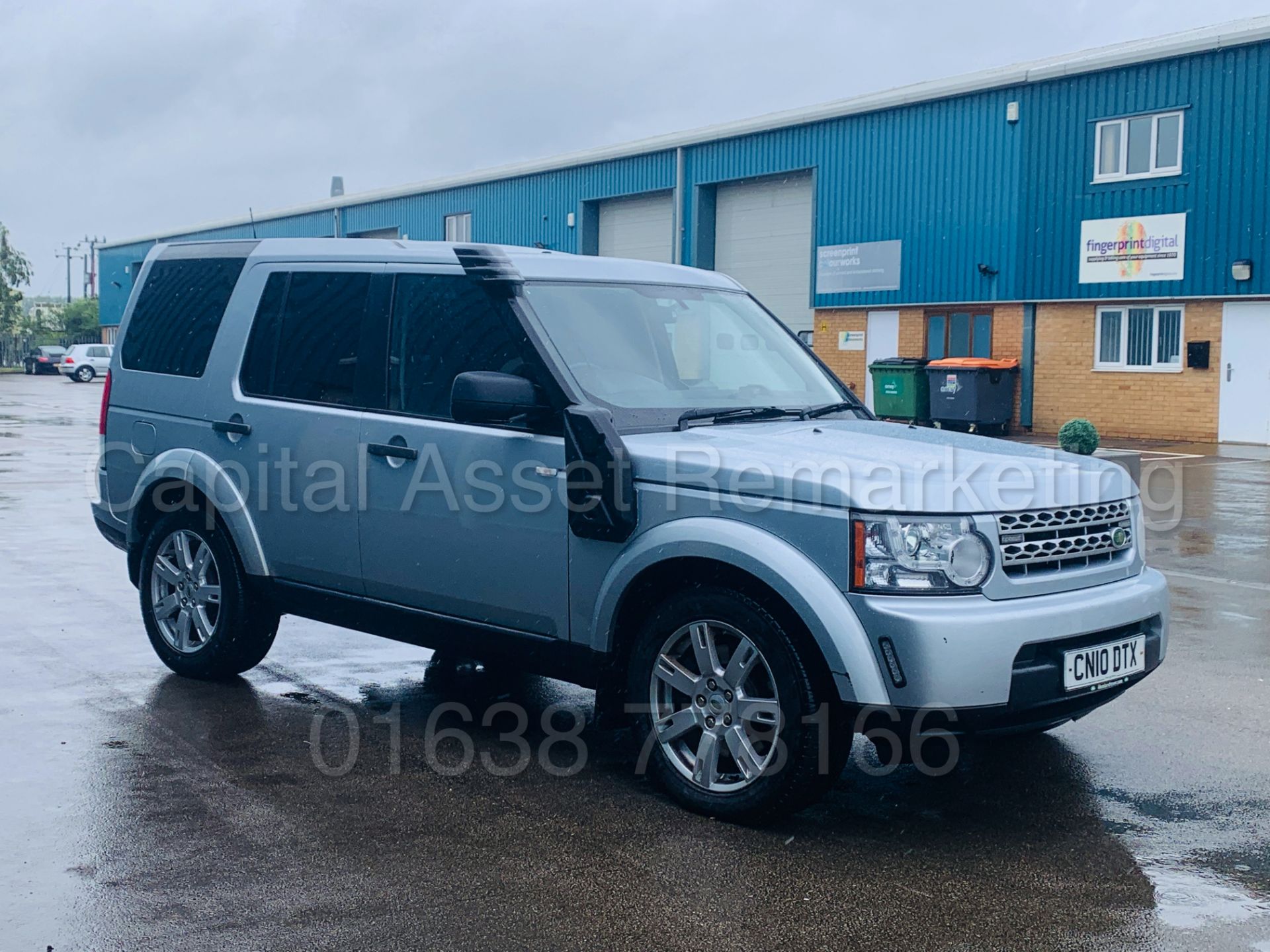 (On Sale) LAND ROVER DISCOVERY 4 *GS EDITION* SUV (2010) '3.0 TDV6 - 190 BHP - AUTO' **HUGE SPEC** - Image 2 of 45