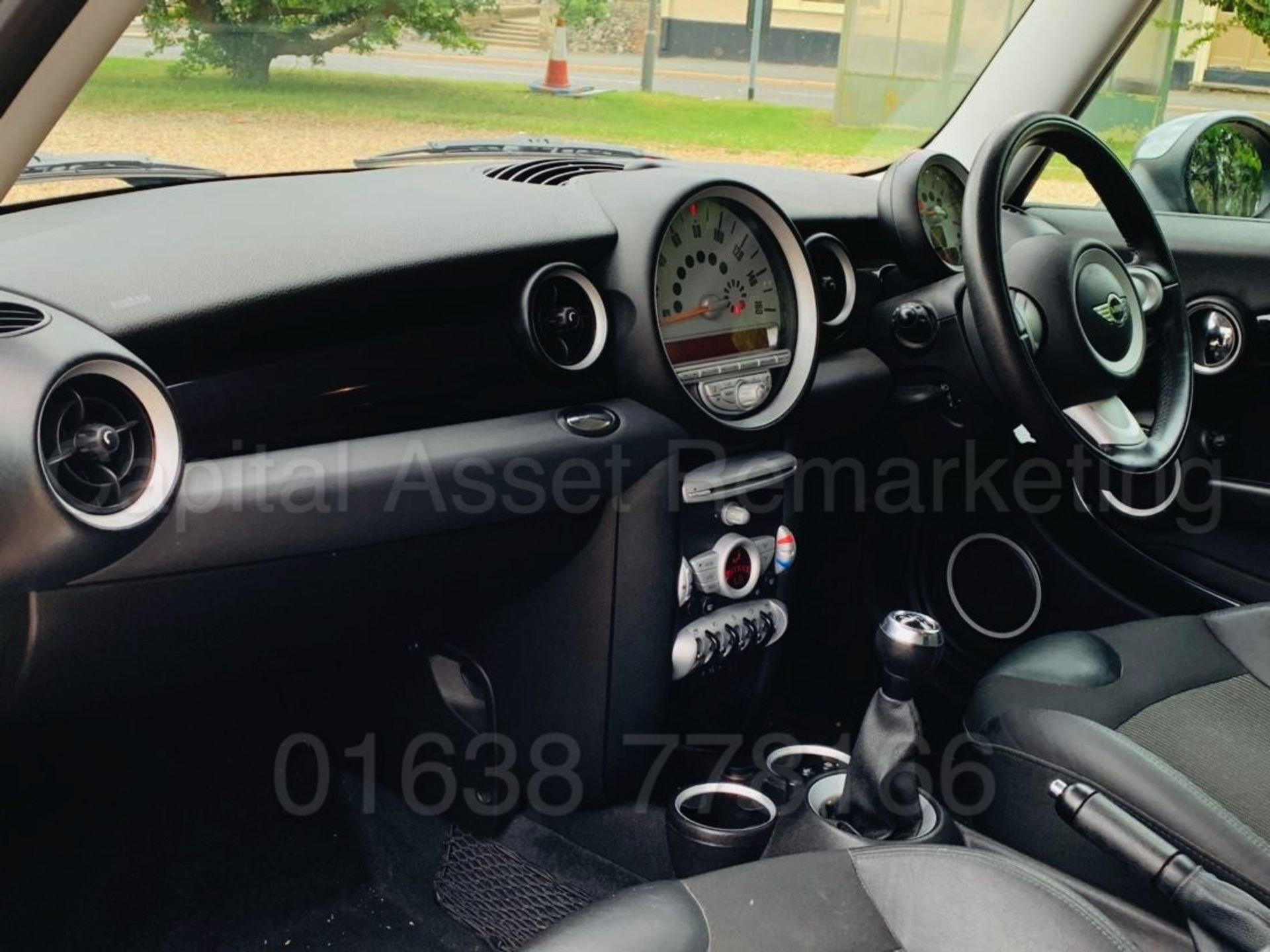 (On Sale) MINI COOPER *GRAPHITE EDITION* 3 DOOR HATCHBACK (59 REG) '1.6 PETROL - 6 SPEED' *A/C* - Image 22 of 41