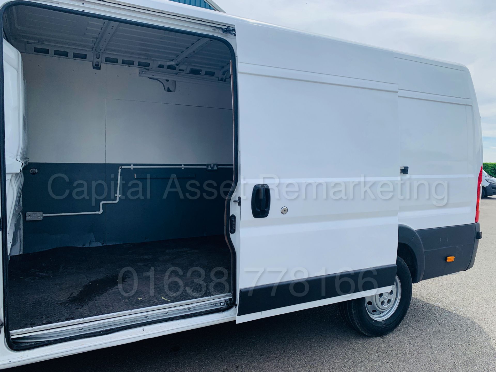 CITROEN RELAY 'L4 EXTRA LWB HI-ROOF' (2010 MODEL) '2.2 HDI - 120 BHP - 6 SPEED' (3500 KG) *AIR CON* - Image 14 of 34