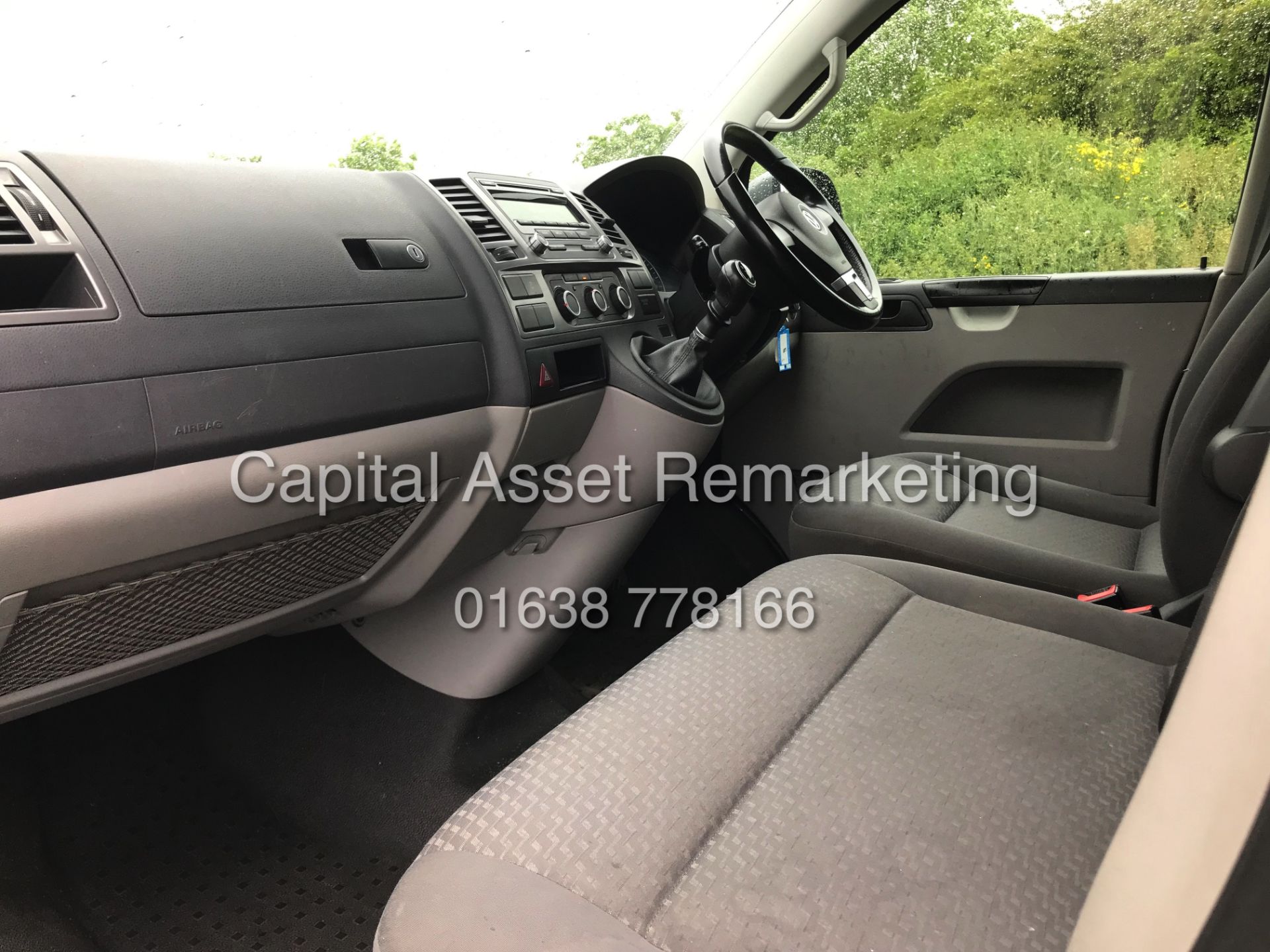 VOLKSWAGEN TRANSPORTER "HIGHLINE" 6 SEATER DUAL LINER LWB (15 REG) 1 OWNER WITH HISTORY *AIR CON* - Image 12 of 15