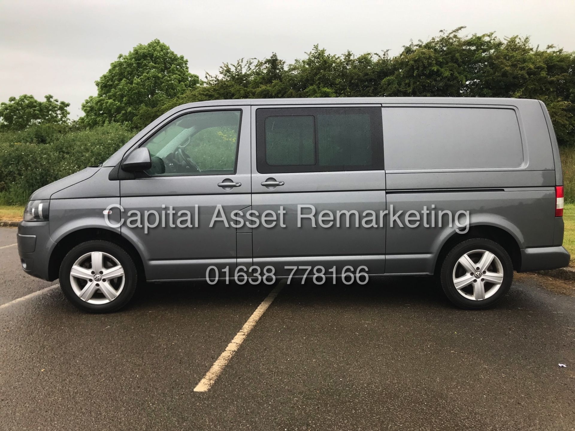 VOLKSWAGEN TRANSPORTER "HIGHLINE" 6 SEATER DUAL LINER LWB (15 REG) 1 OWNER WITH HISTORY *AIR CON* - Image 2 of 15