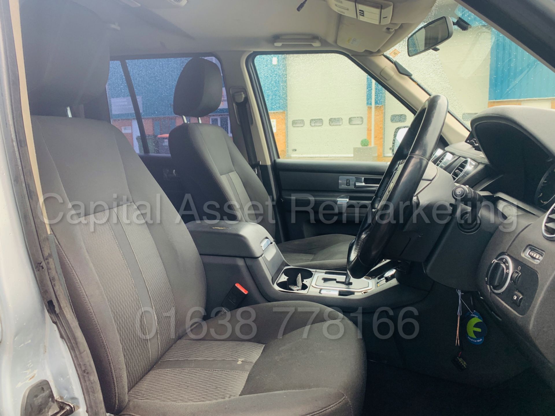 (On Sale) LAND ROVER DISCOVERY 4 *GS EDITION* SUV (2010) '3.0 TDV6 - 190 BHP - AUTO' **HUGE SPEC** - Image 32 of 45