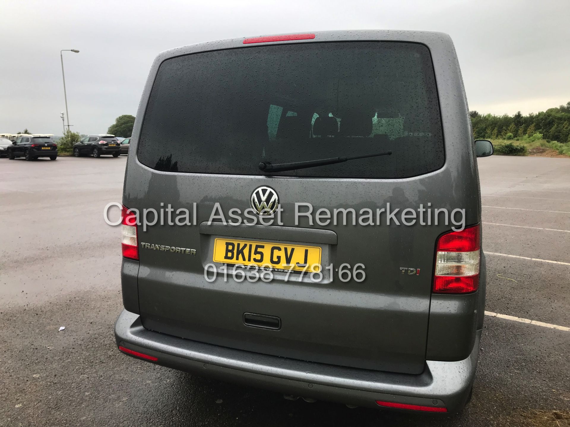 VOLKSWAGEN TRANSPORTER "HIGHLINE" 6 SEATER DUAL LINER LWB (15 REG) 1 OWNER WITH HISTORY *AIR CON* - Image 4 of 15