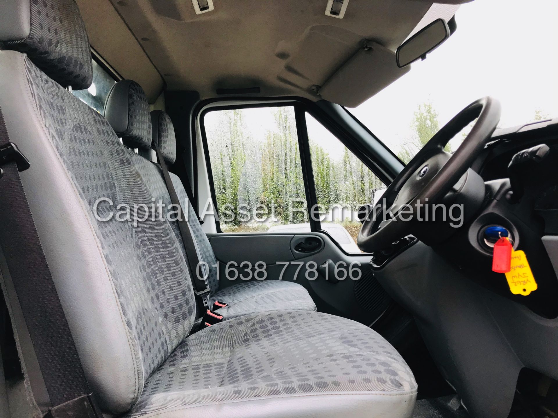 FORD TRANSIT 2.2TDCI T350 TWIN WHEELS (2013 MODEL) 14 FT DROPSIDE WITH TAIL LIFT - Image 8 of 14
