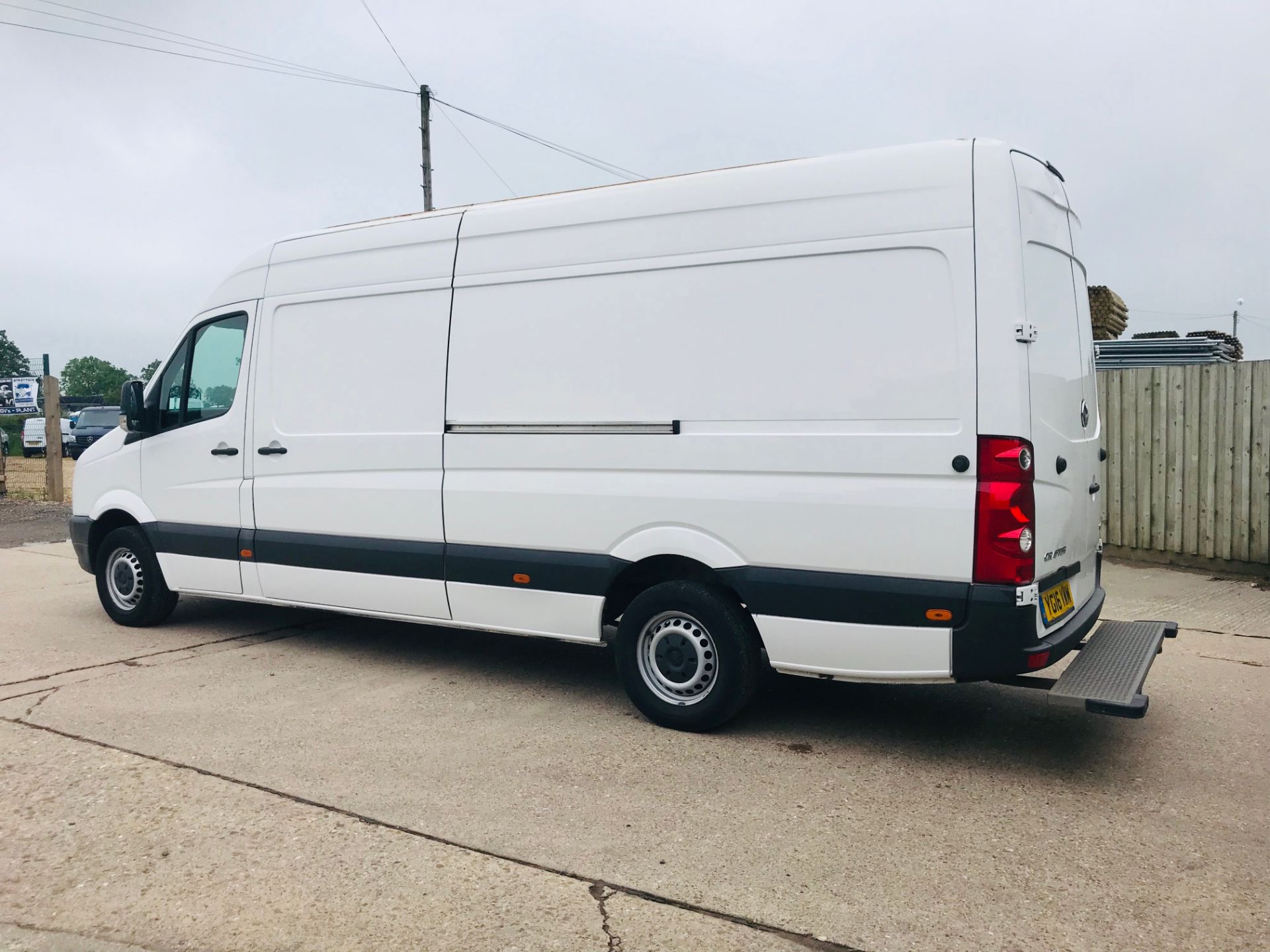 VOLKSWAGEN CRAFTER 2.0TDI "136"BHP LONG WHEEL BASE HI TOP - 16 REG - 1 KEEPER - 4.2 METRE LWB - Image 4 of 16