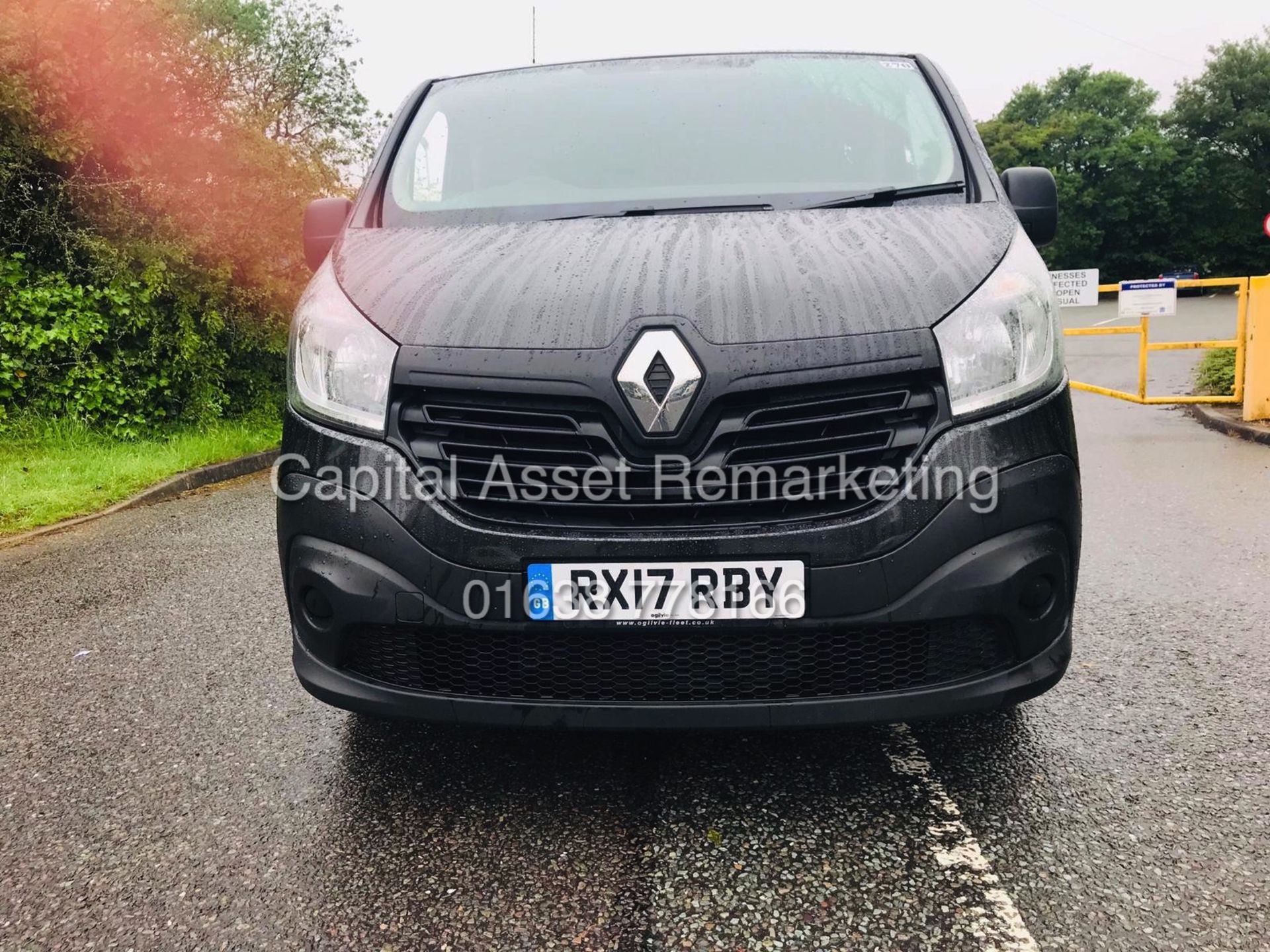 ON SALE RENAULT TRAFIC 1.6DCI "BUSINESS EDITION" 1 OWNER FSH (17 REG-NEW SHAPE) ULEZ COMPLIANT - Image 2 of 15