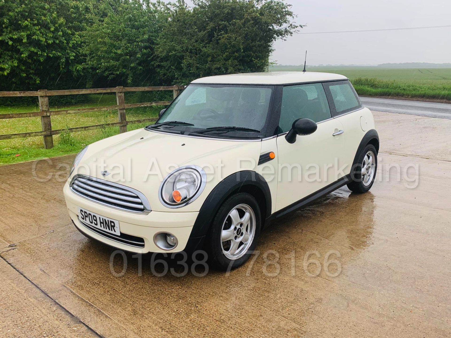 MINI *ONE EDITION* 3 DOOR HATCHBACK (2009) '1.4 PETROL - 6 SPEED' **AIR CON** (NO VAT) - Image 3 of 16