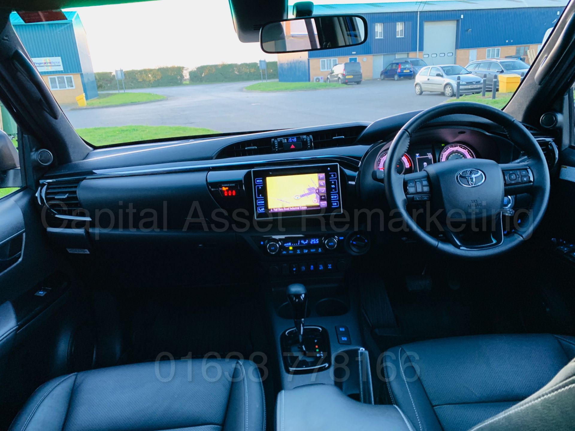 TOYOTA HILUX *INVINCIBLE X - LE* D/CAB PICK-UP (2019 MODEL) 'D-4D - AUTO - LEATHER - SAT NAV' *LOOK* - Image 44 of 65