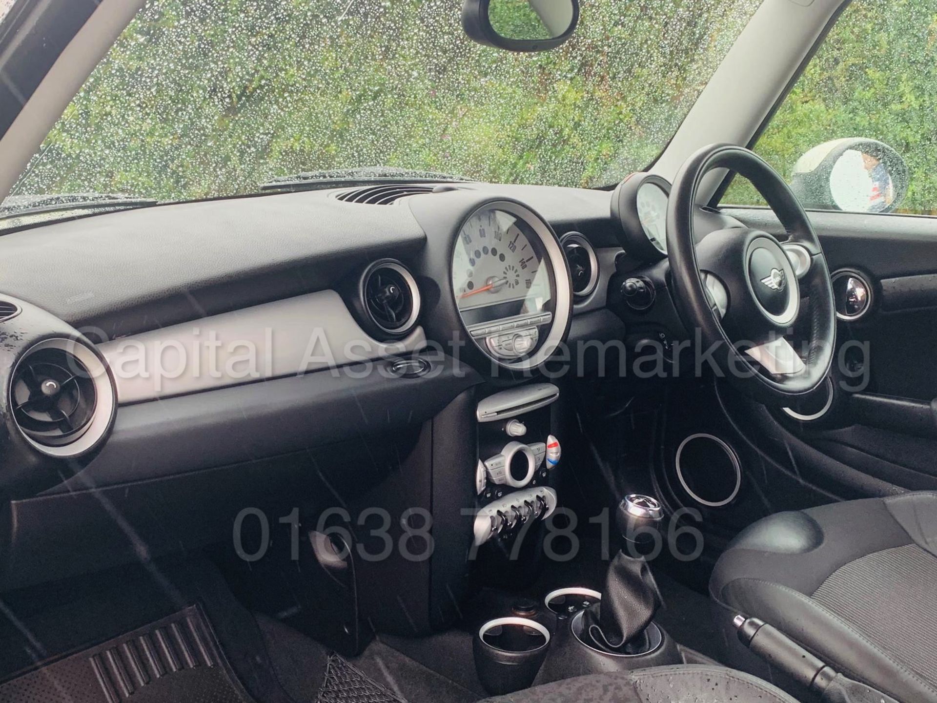 MINI COOPER D *3 DOOR HATCHBACK* (2009) '1.6 DIESEL - 6 SPEED' **AIR CON** (NO VAT) - Image 11 of 19