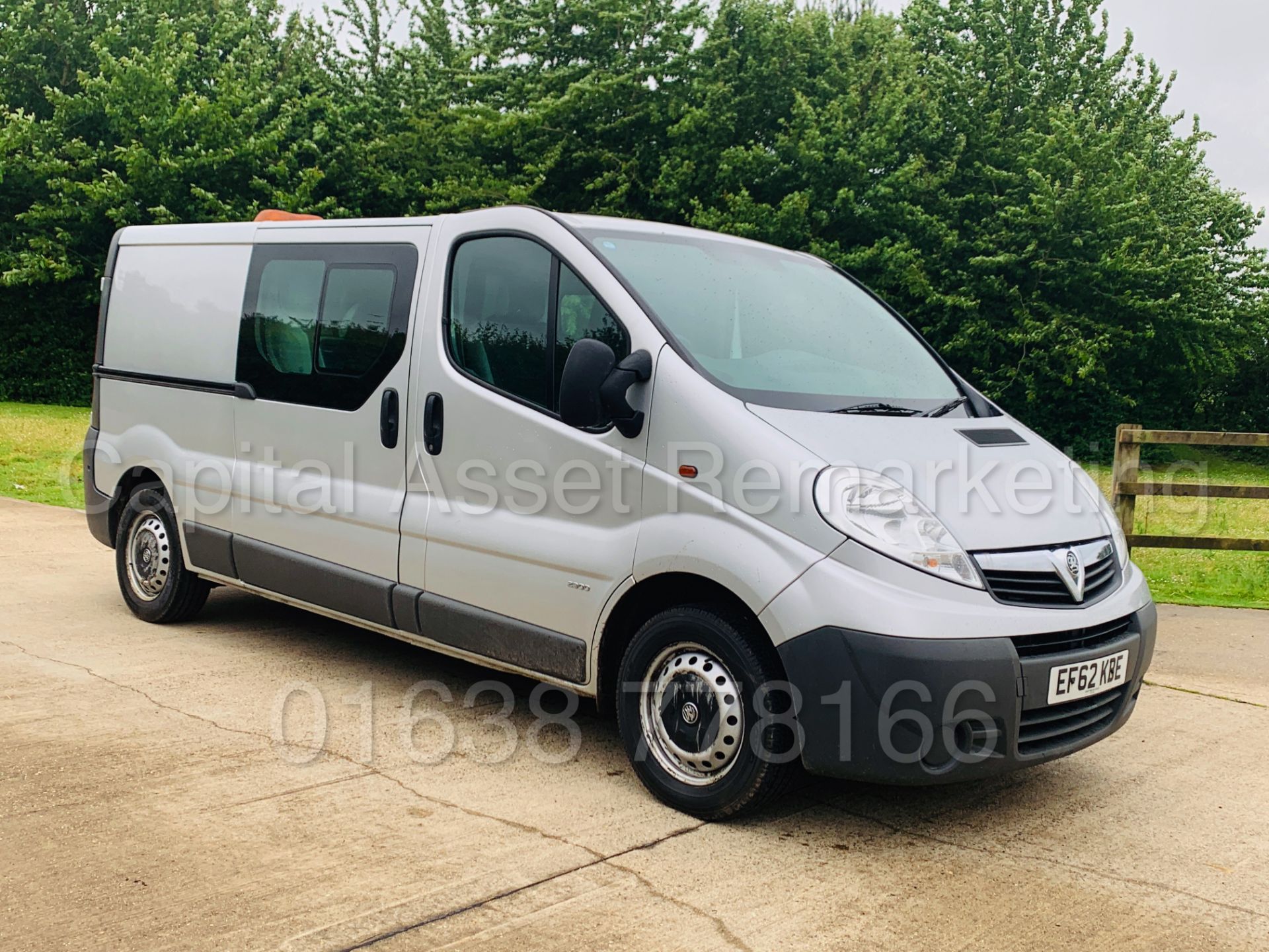 VAUXHALL VIVARO 2900 *LWB - 6 SEATER CREW VAN* (2013 MODEL) '2.0 CDTI - 115 BHP - 6 SPEED' *AIR CON* - Image 2 of 37