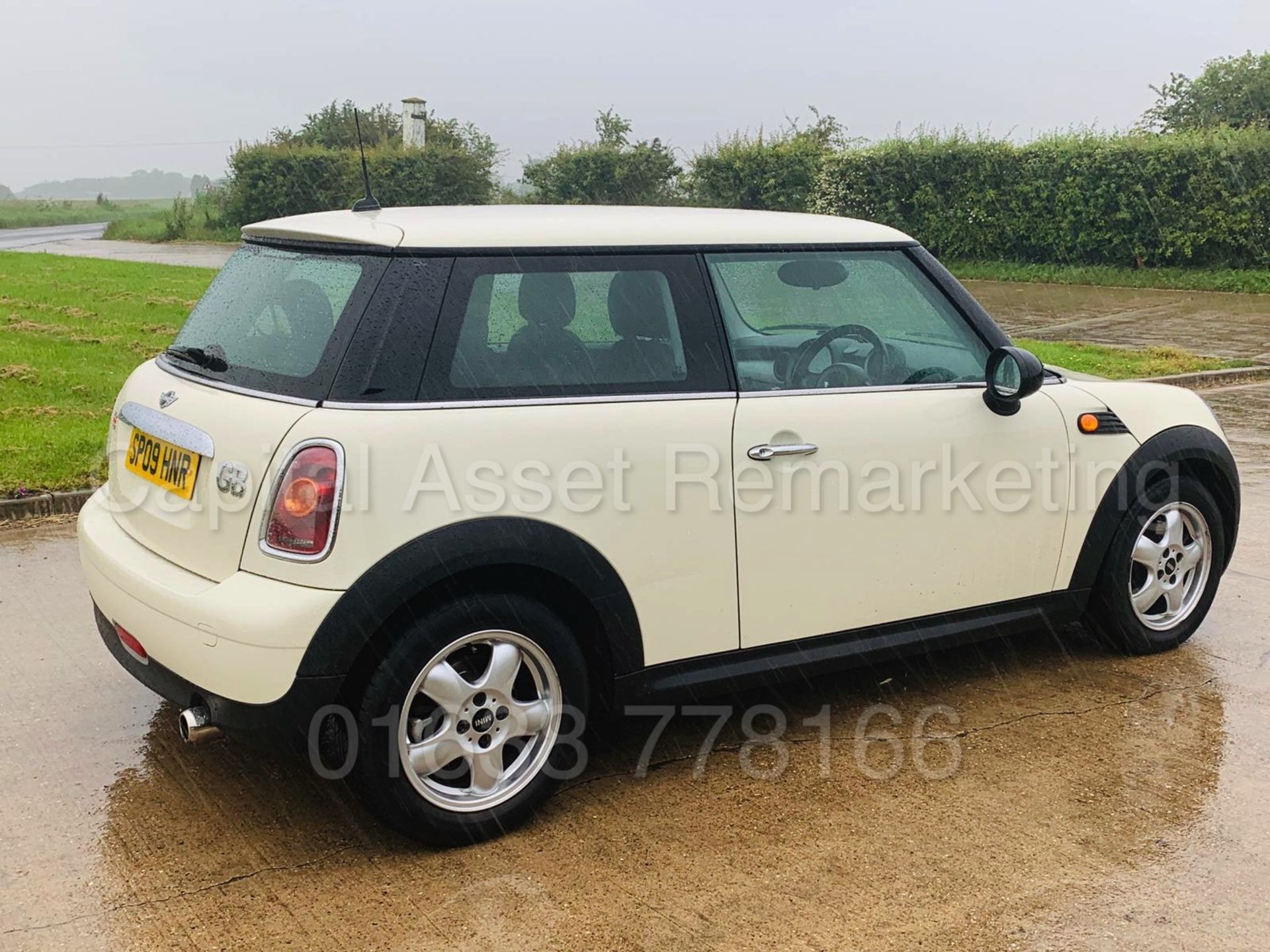 MINI *ONE EDITION* 3 DOOR HATCHBACK (2009) '1.4 PETROL - 6 SPEED' **AIR CON** (NO VAT) - Image 6 of 16