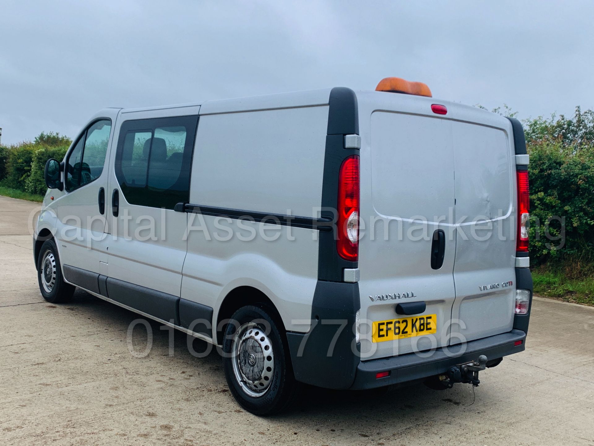 VAUXHALL VIVARO 2900 *LWB - 6 SEATER CREW VAN* (2013 MODEL) '2.0 CDTI - 115 BHP - 6 SPEED' *AIR CON* - Image 9 of 37