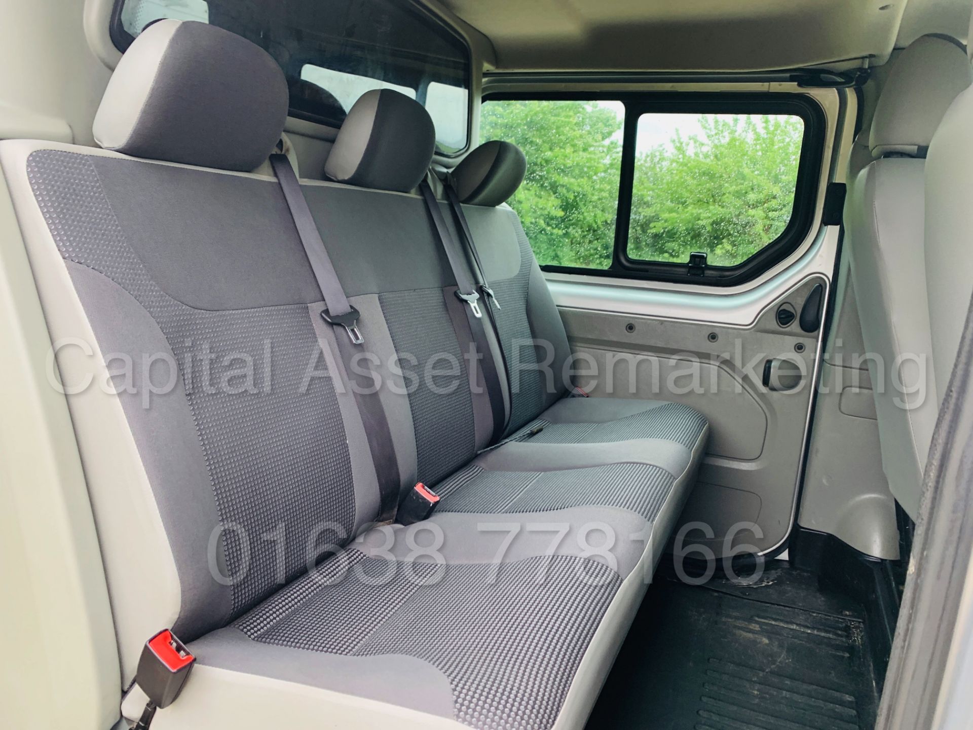 VAUXHALL VIVARO 2900 *LWB - 6 SEATER CREW VAN* (2013 MODEL) '2.0 CDTI - 115 BHP - 6 SPEED' *AIR CON* - Image 22 of 37