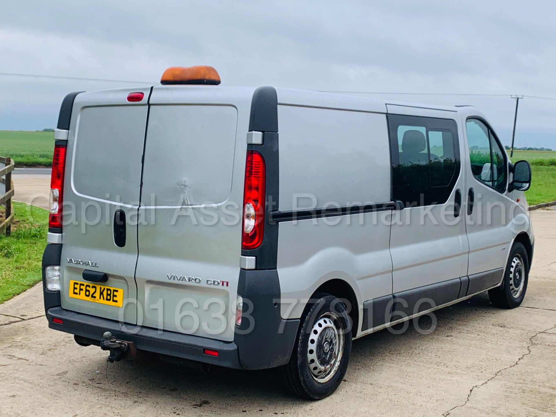 VAUXHALL VIVARO 2900 *LWB - 6 SEATER CREW VAN* (2013 MODEL) '2.0 CDTI - 115 BHP - 6 SPEED' *AIR CON* - Image 11 of 37